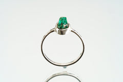 Gemmy Australian Fossicked rough Emerald - Stack Crystal Ring - Size 6 US - 925 Sterling Silver - Thin Band Hammer Textured