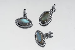 Madagascan Labradorite Pendant: Oxidized Sterling Silver, Hammered Claw Setting
