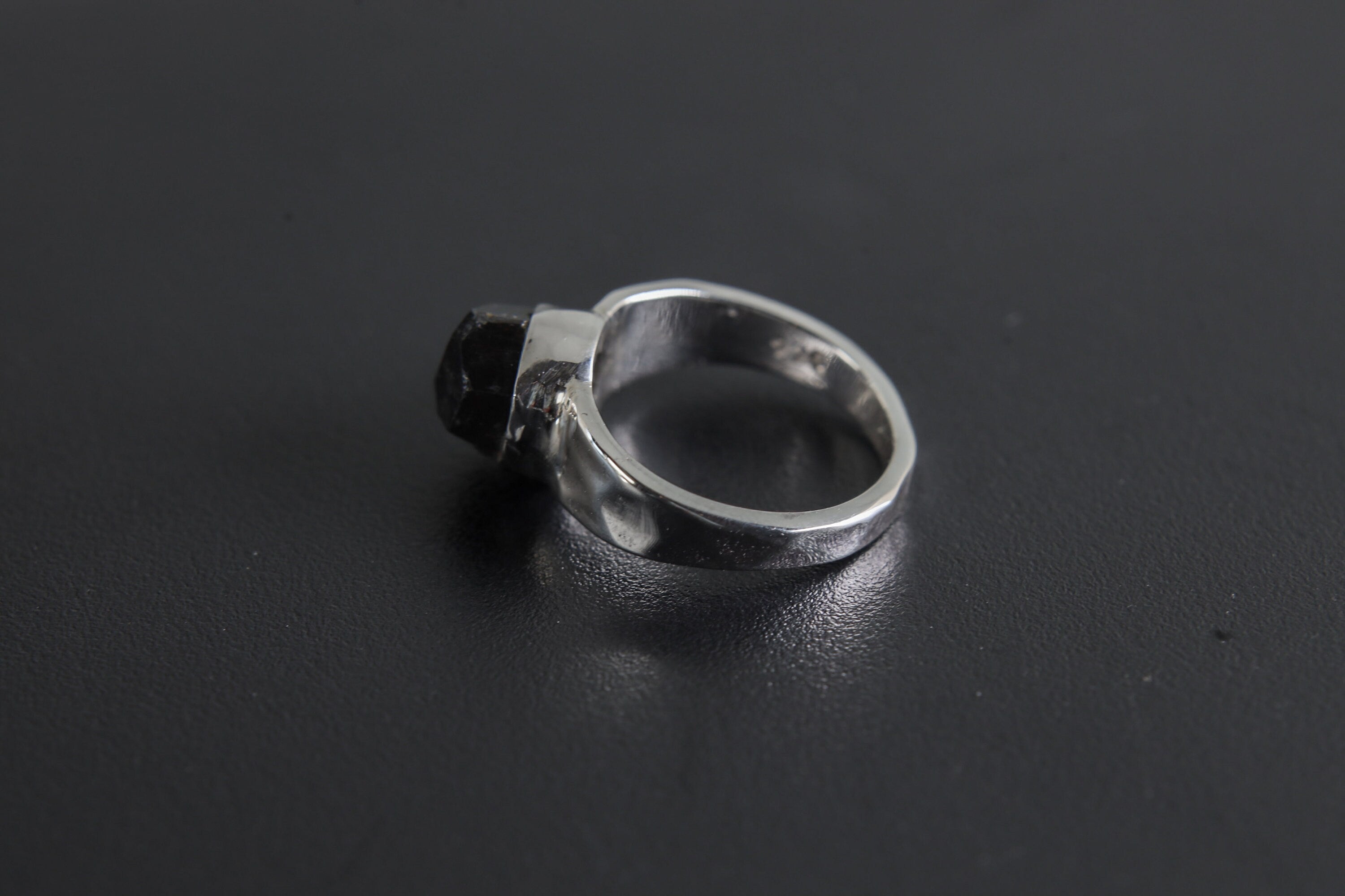 Black Tourmaline Ring 925 Sterling Silver Hammered Band Root Chakra Capricorn Libra Protection Jewelry Gift, Size 6