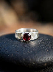 Garnet Cabochon Ring: Hammered 925 Sterling Silver Band