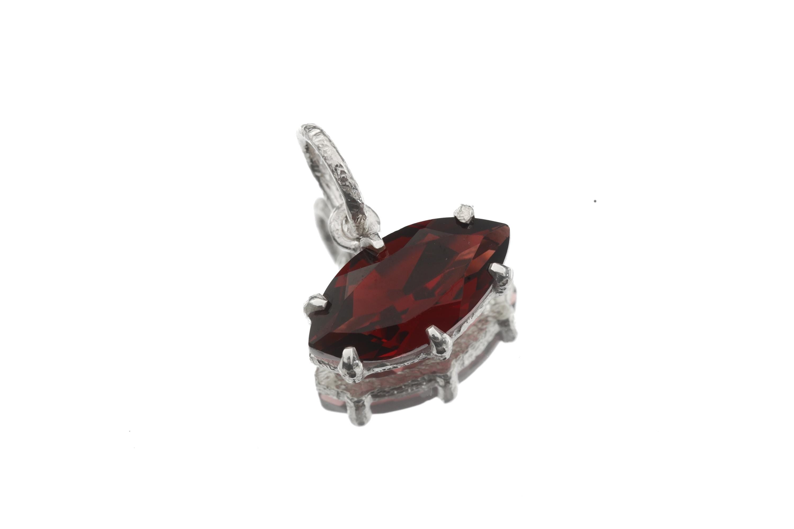 Garnet Marquise Pendant Necklace 925 Silver Claw Set Crystal Jewelry Shiny Sand Texture January Birthstone Root Chakra