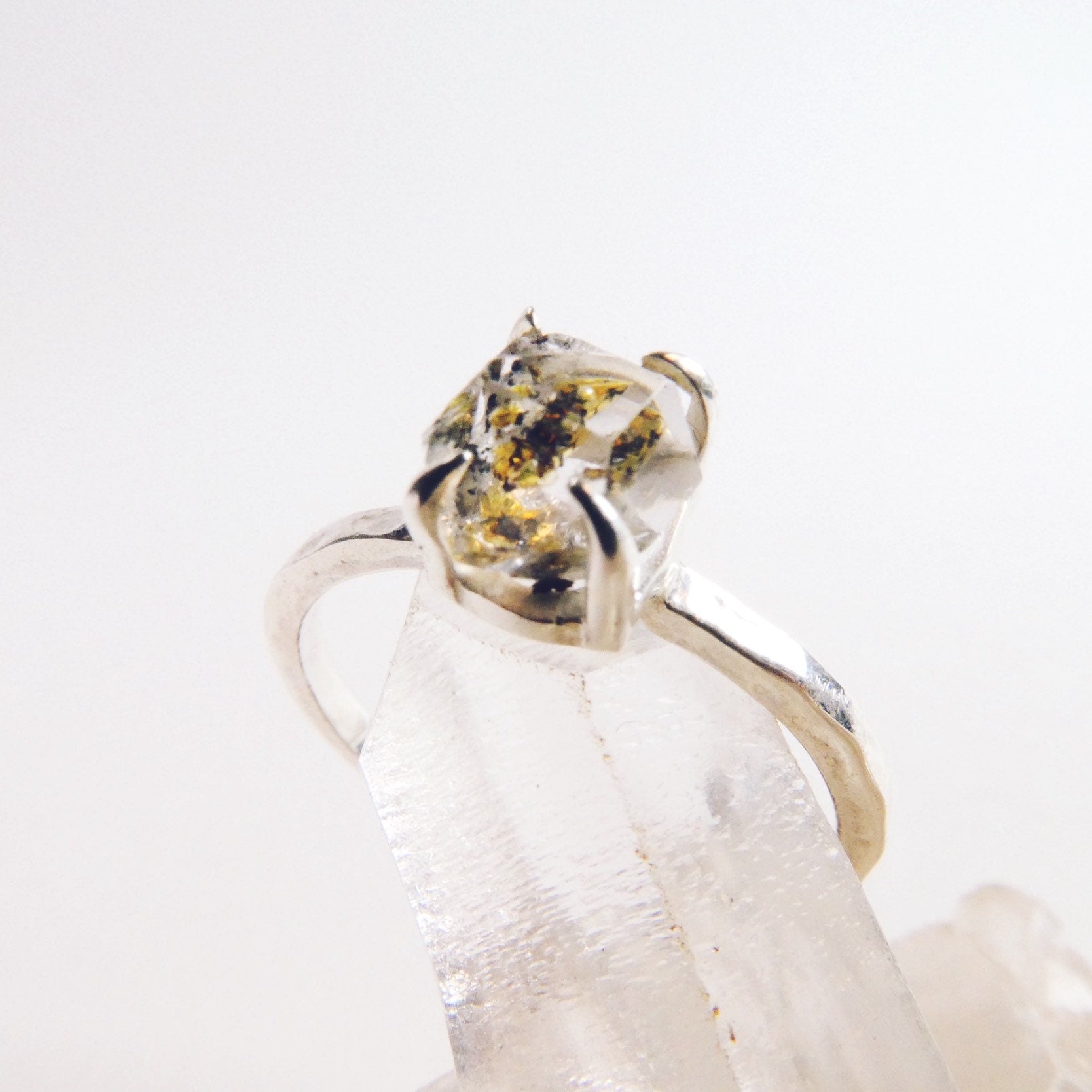 Herkimer Diamond - Size 5-9US 925 - Sterling Silver - Claw Set Fine Hammered Band Ring