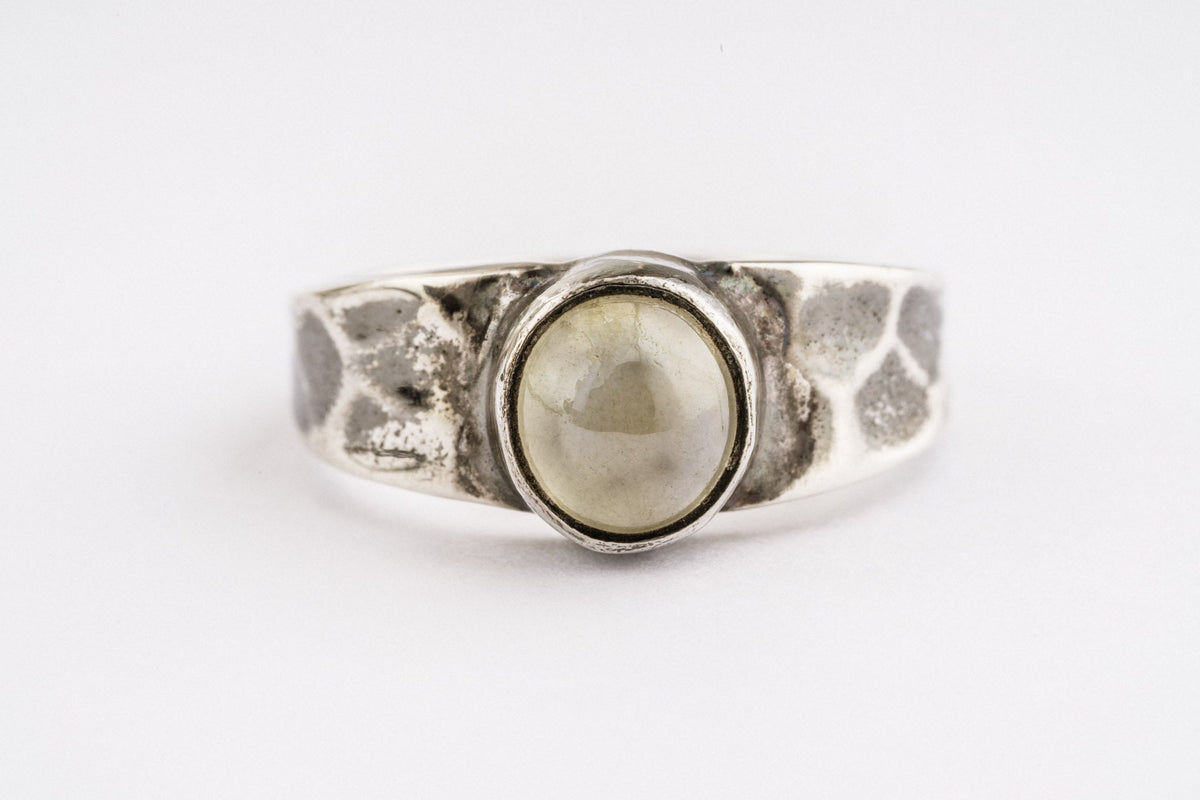 Beautiful Cats eye Moonstone - Solid 925 Sterling Silver Ring - Hammer Textured & Oxidised No. 1