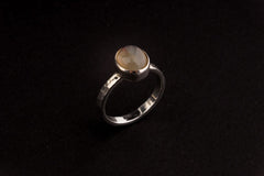 Round Purple Labradorite - Fine 925 Sterling Silver Ring - Hammered Textured - Size US 5 6