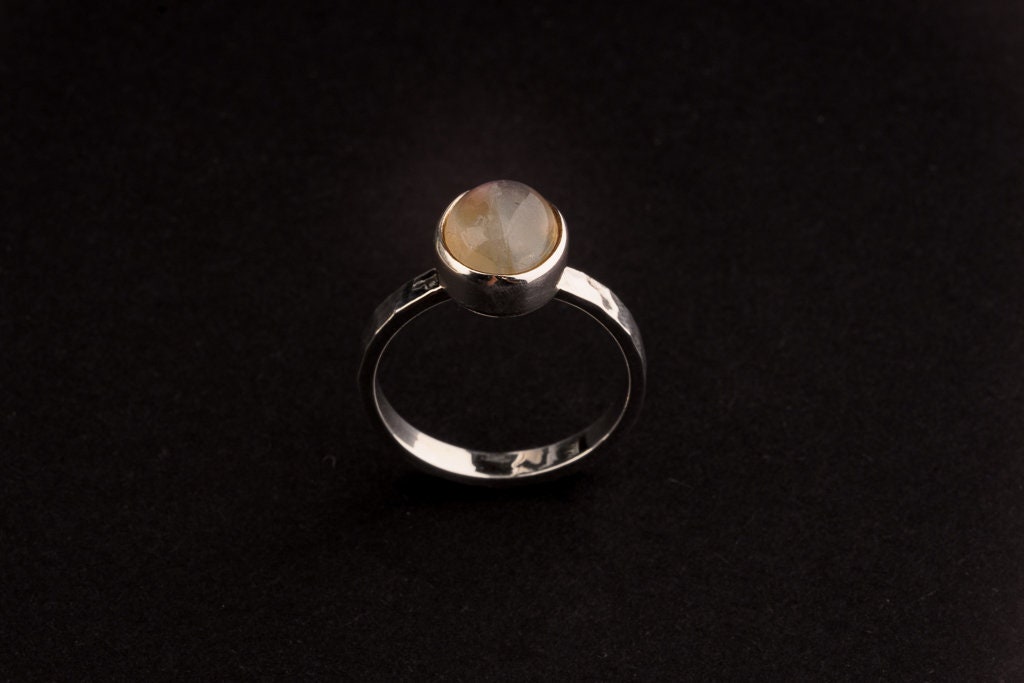 Round Purple Labradorite - Fine 925 Sterling Silver Ring - Hammered Textured - Size US 5 6