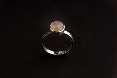 Round Purple Labradorite - Fine 925 Sterling Silver Ring - Hammered Textured - Size US 5 6