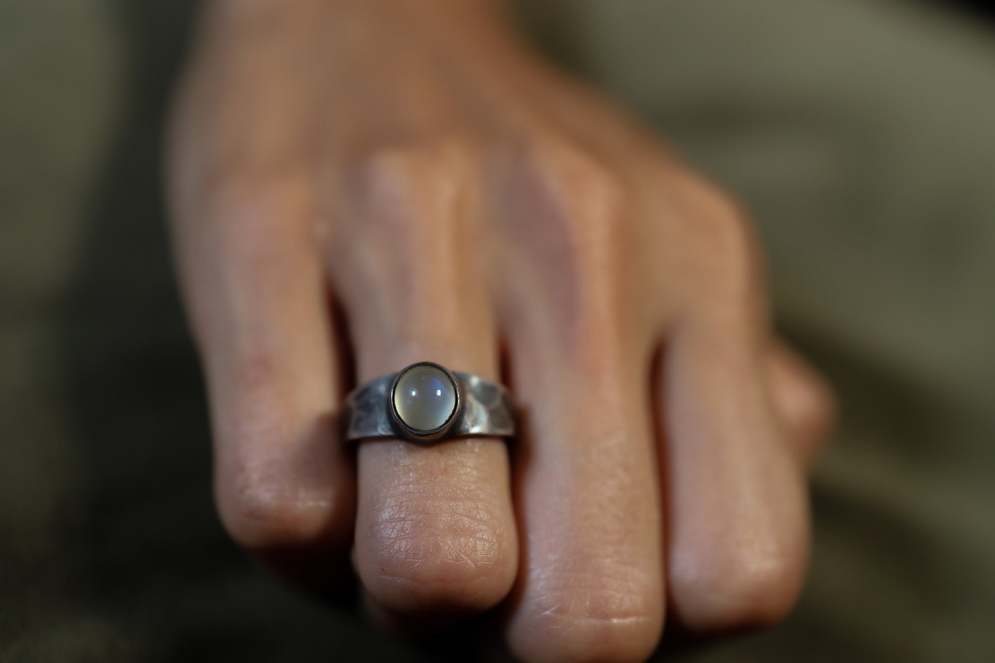 Beautiful Cats eye Moonstone - Solid 925 Sterling Silver Ring - Hammer Textured & Oxidised No. 1