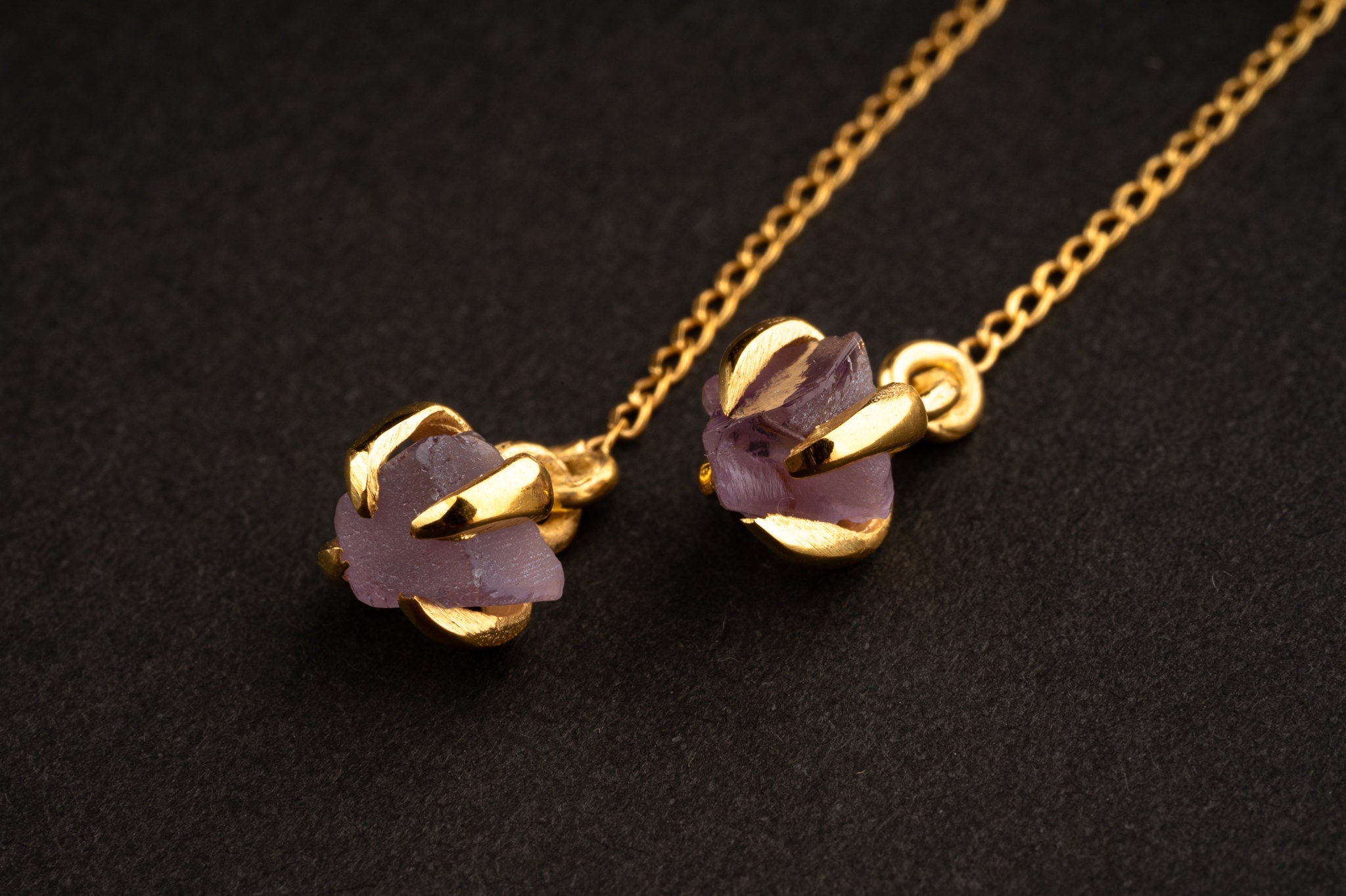 Raw deep purple Amethyst gem - Gold plated - Sterling Silver - Claw / Prong dangle hook crystal Earring