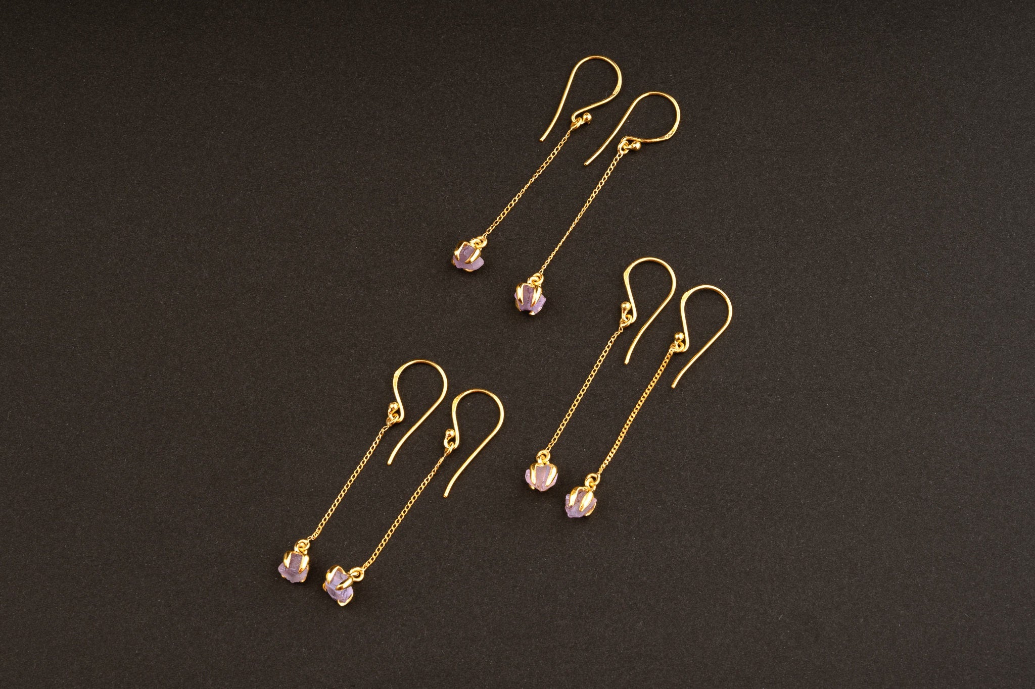 Raw deep purple Amethyst gem - Gold plated - Sterling Silver - Claw / Prong dangle hook crystal Earring