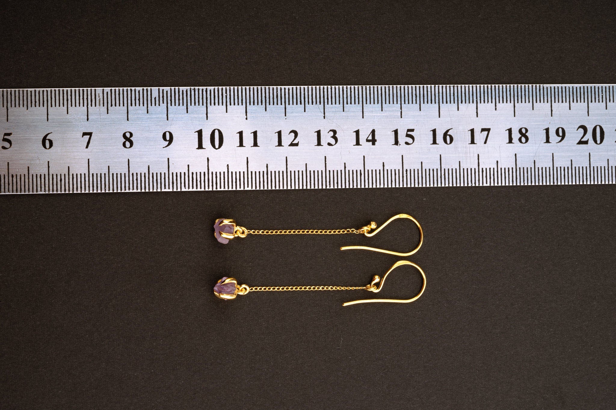 Raw deep purple Amethyst gem - Gold plated - Sterling Silver - Claw / Prong dangle hook crystal Earring
