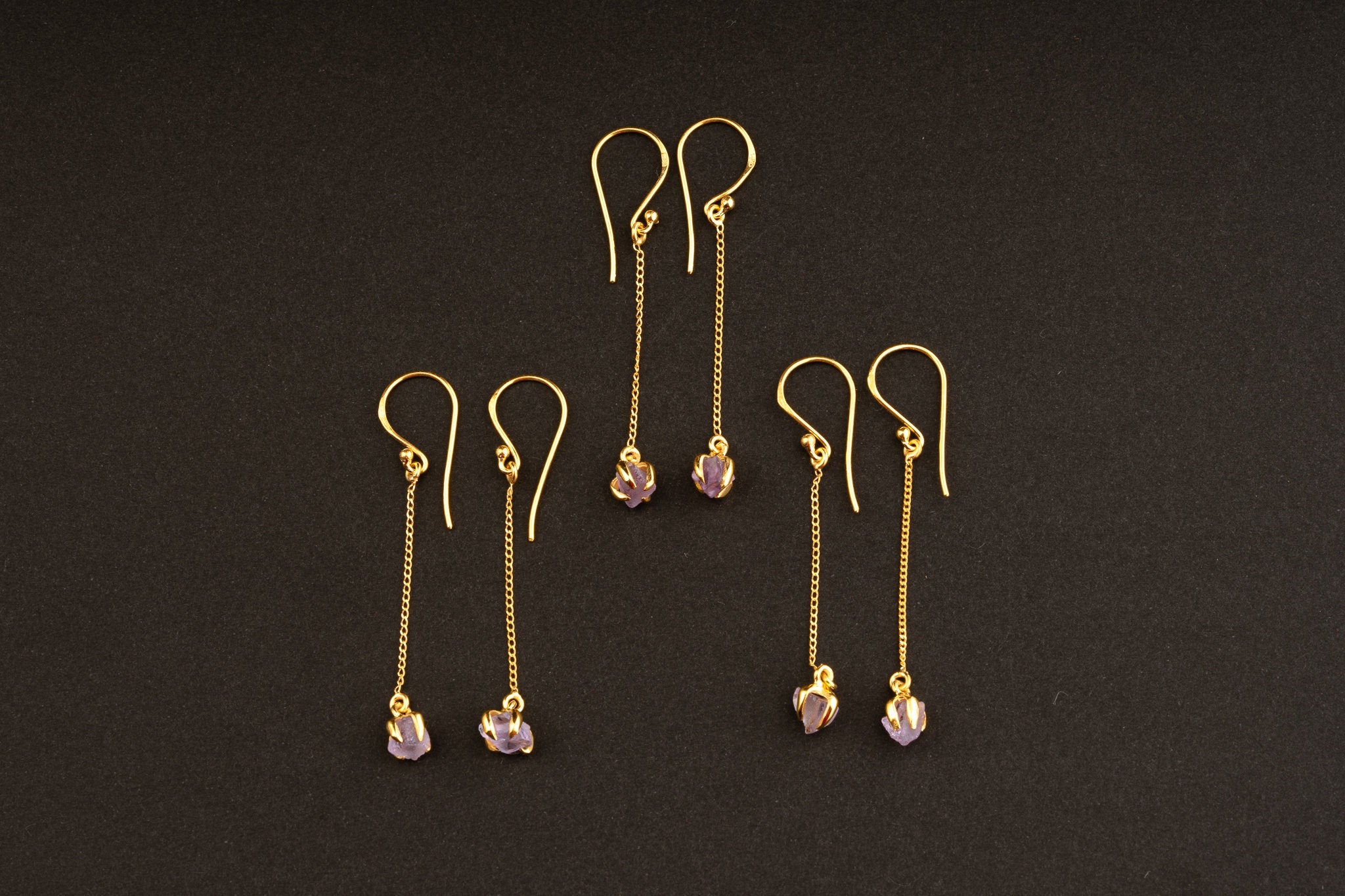 Raw deep purple Amethyst gem - Gold plated - Sterling Silver - Claw / Prong dangle hook crystal Earring