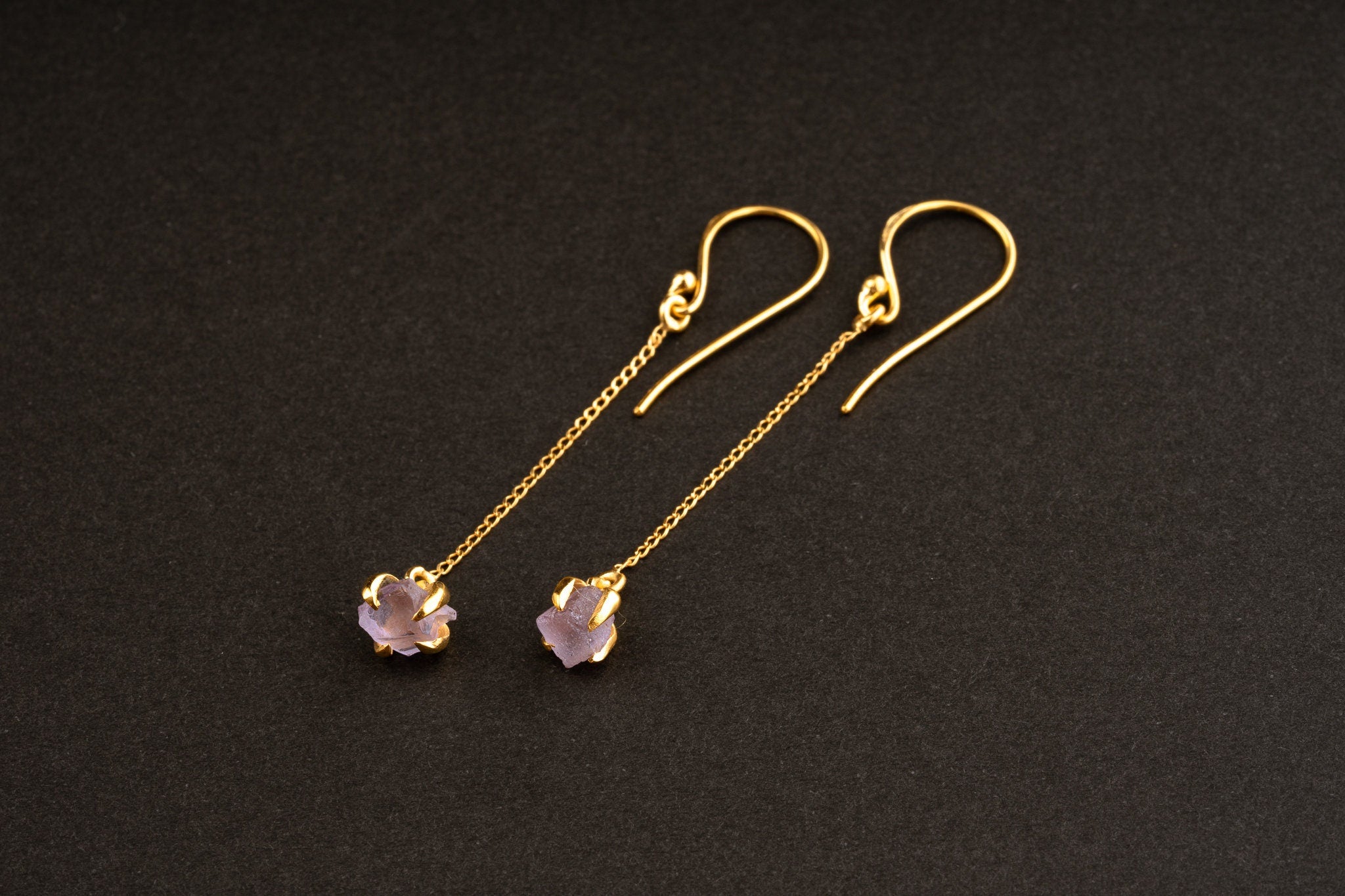 Raw deep purple Amethyst gem - Gold plated - Sterling Silver - Claw / Prong dangle hook crystal Earring