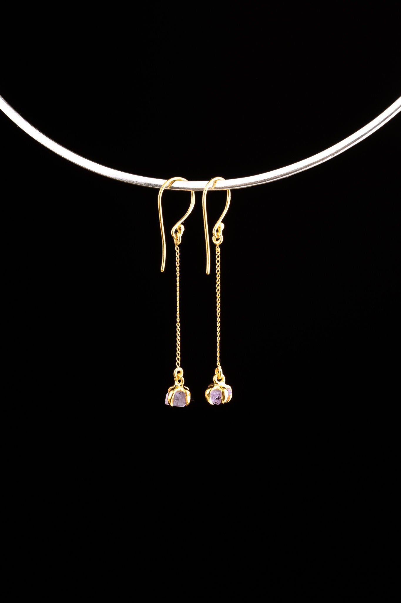 Raw deep purple Amethyst gem - Gold plated - Sterling Silver - Claw / Prong dangle hook crystal Earring