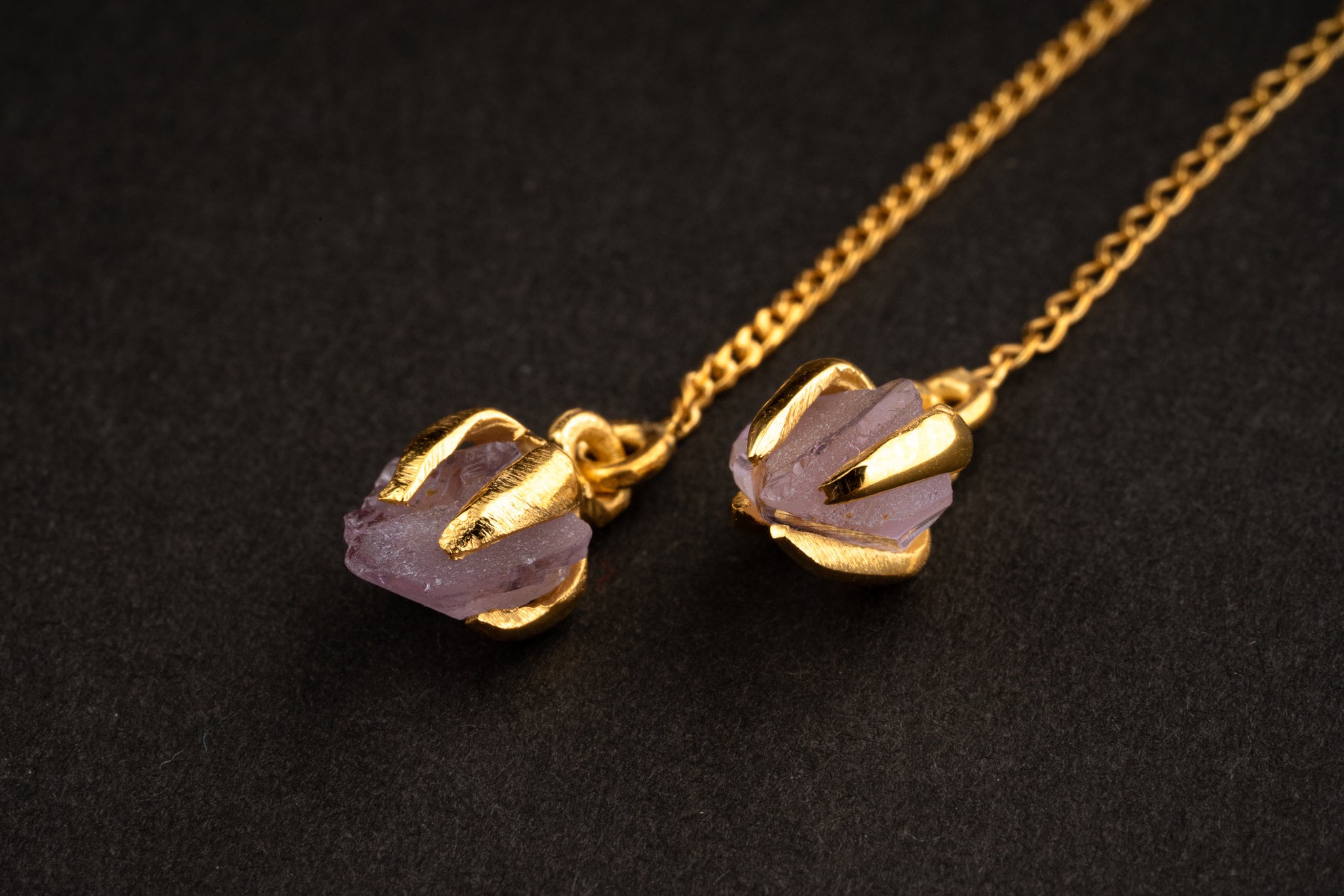 Raw deep purple Amethyst gem - Gold plated - Sterling Silver - Claw / Prong dangle hook crystal Earring