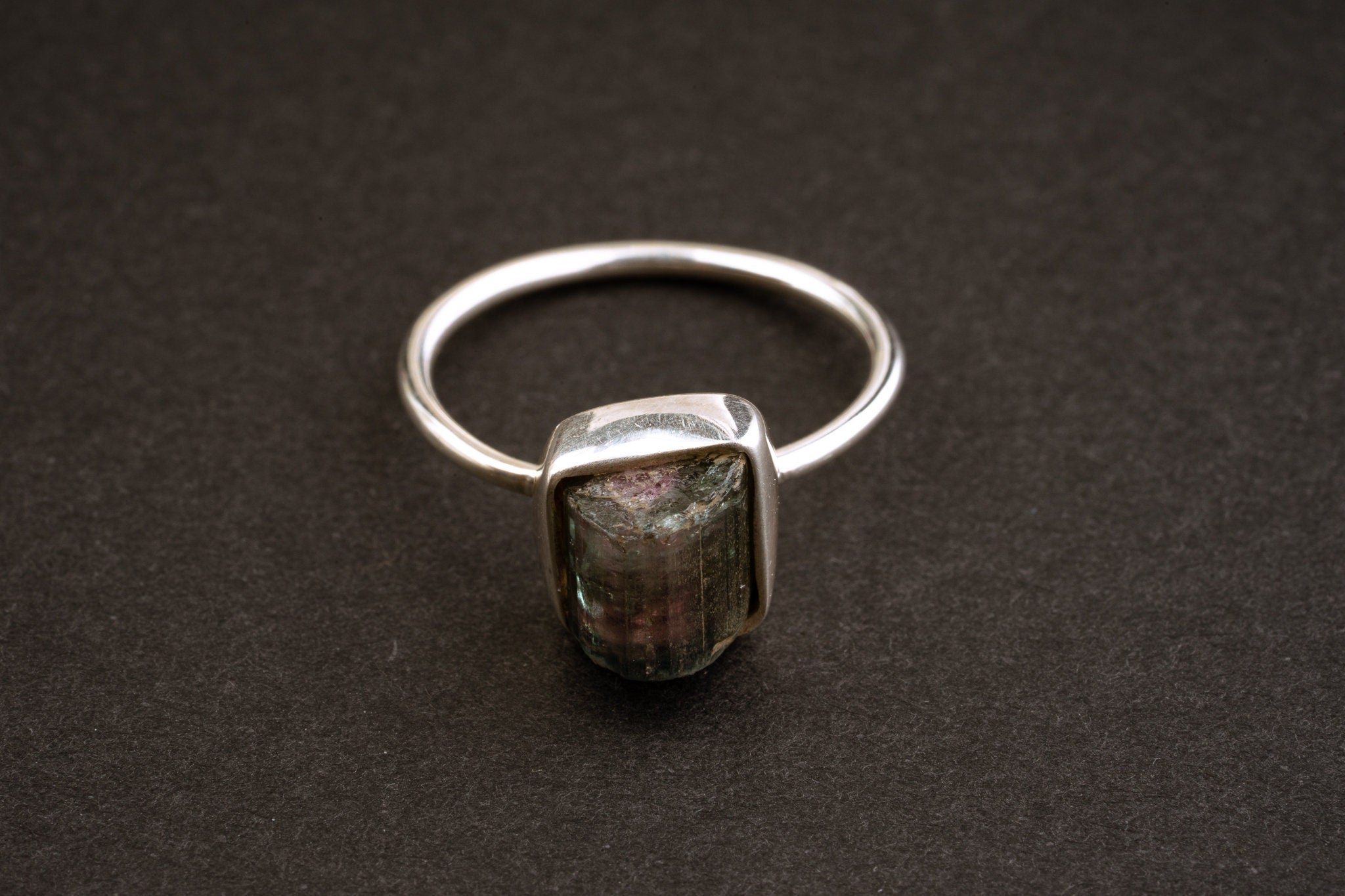 Size US 5 - Blue rinde Raw Watermelon Tourmaline - Fine 925 Sterling Silver Round Ring Band -