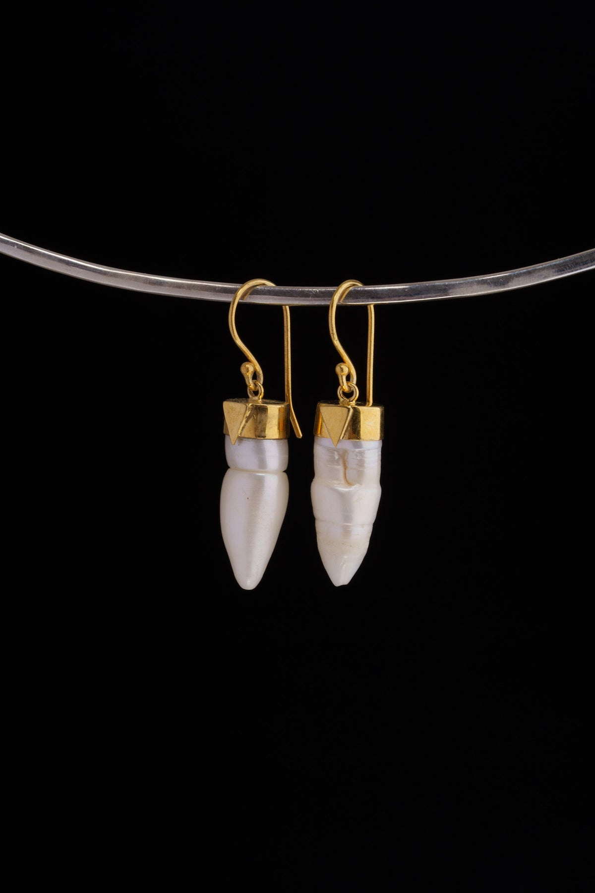 Pearl dangle earrings in handmade 925 sterling silver with elongated natural Pearls and soft organic lustre.