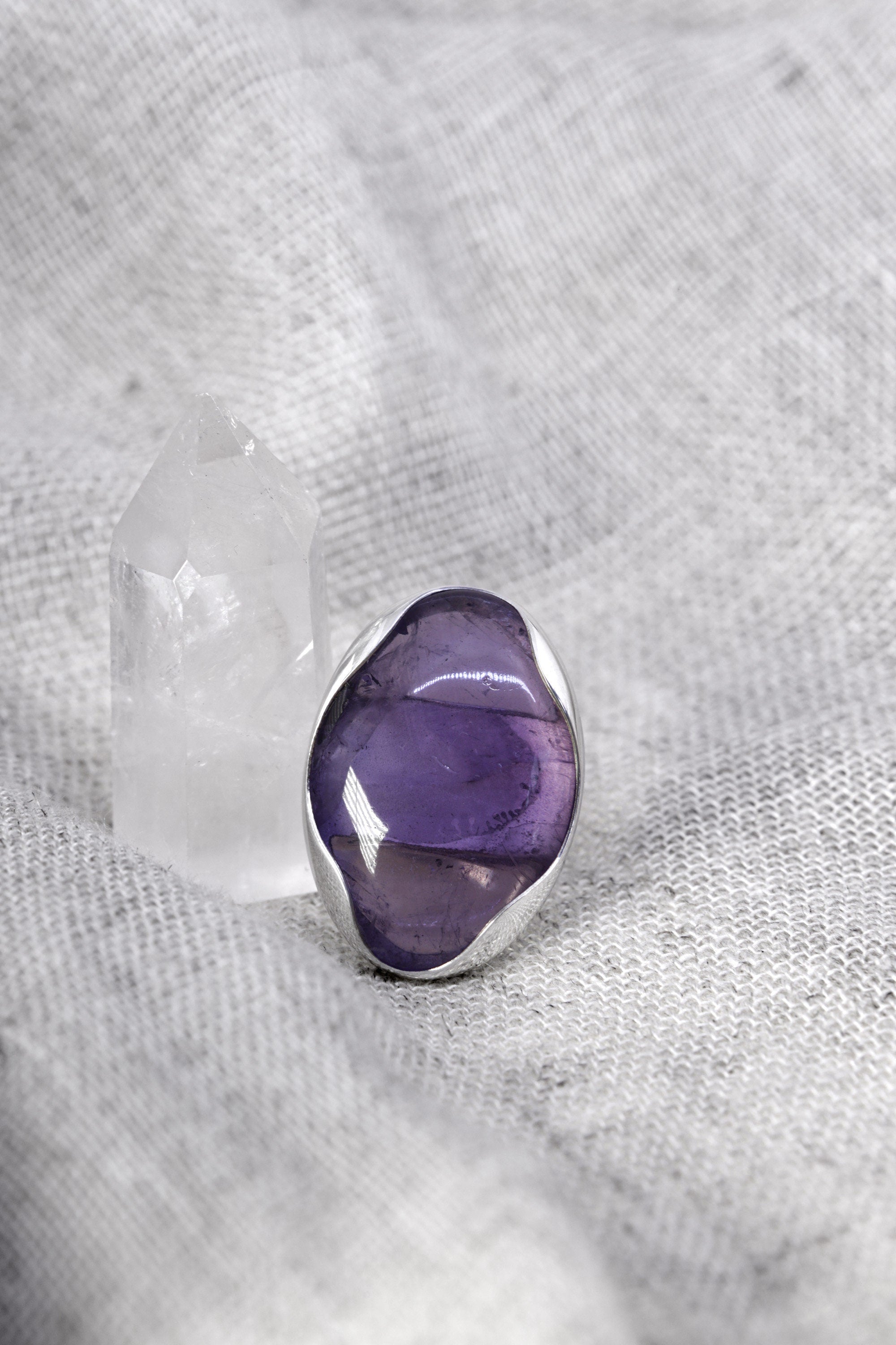 A Sturdy Veil of Elegance and Mystique: Adjustable Sterling Silver Ring with Amethyst Oval - Unisex - Size 5-10 US - NO/01