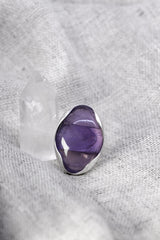 A Sturdy Veil of Elegance and Mystique: Adjustable Sterling Silver Ring with Amethyst Oval - Unisex - Size 5-10 US - NO/01