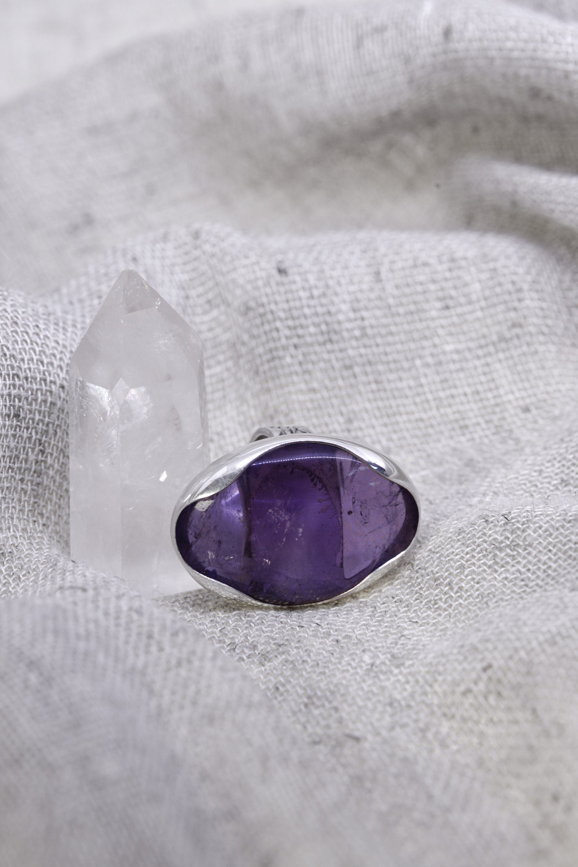 A Sturdy Veil of Elegance and Mystique: Adjustable Sterling Silver Ring with Amethyst Oval - Unisex - Size 5-10 US - NO/01