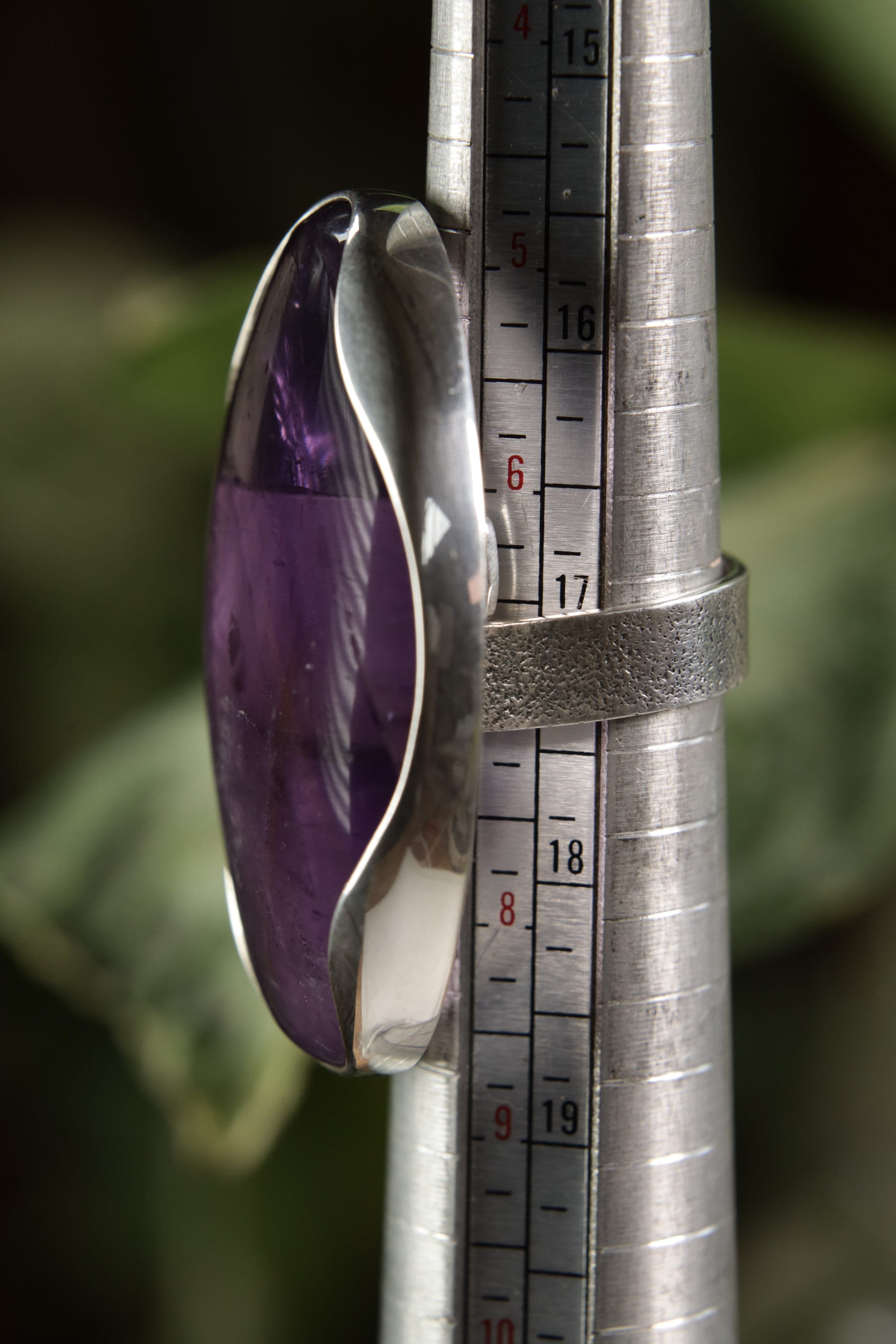 A Sturdy Veil of Elegance and Mystique: Adjustable Sterling Silver Ring with Amethyst Oval - Unisex - Size 5-10 US - NO/02