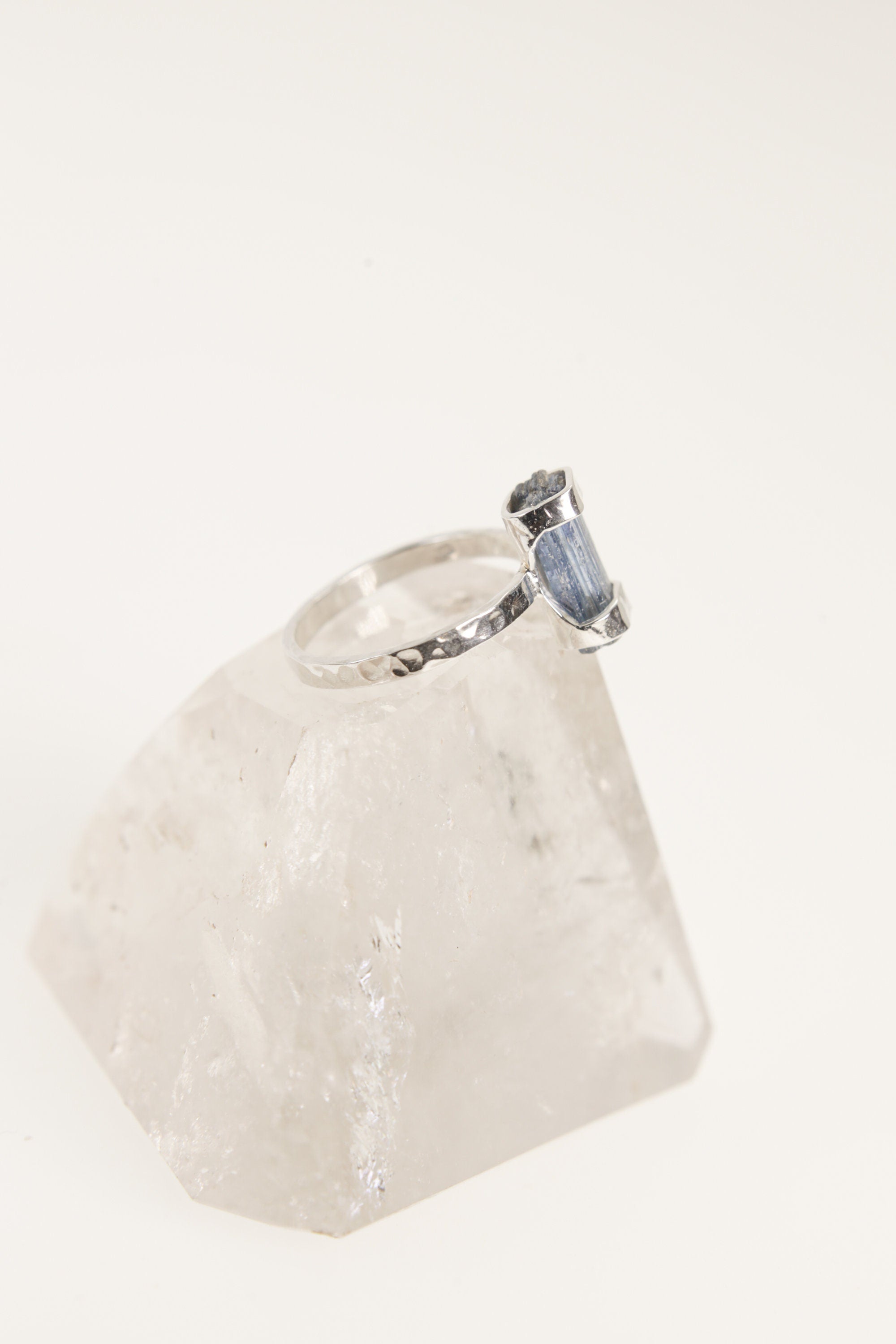 Australian Kyanite Sterling Silver Ring - Hammered Band, Size 5 1/2