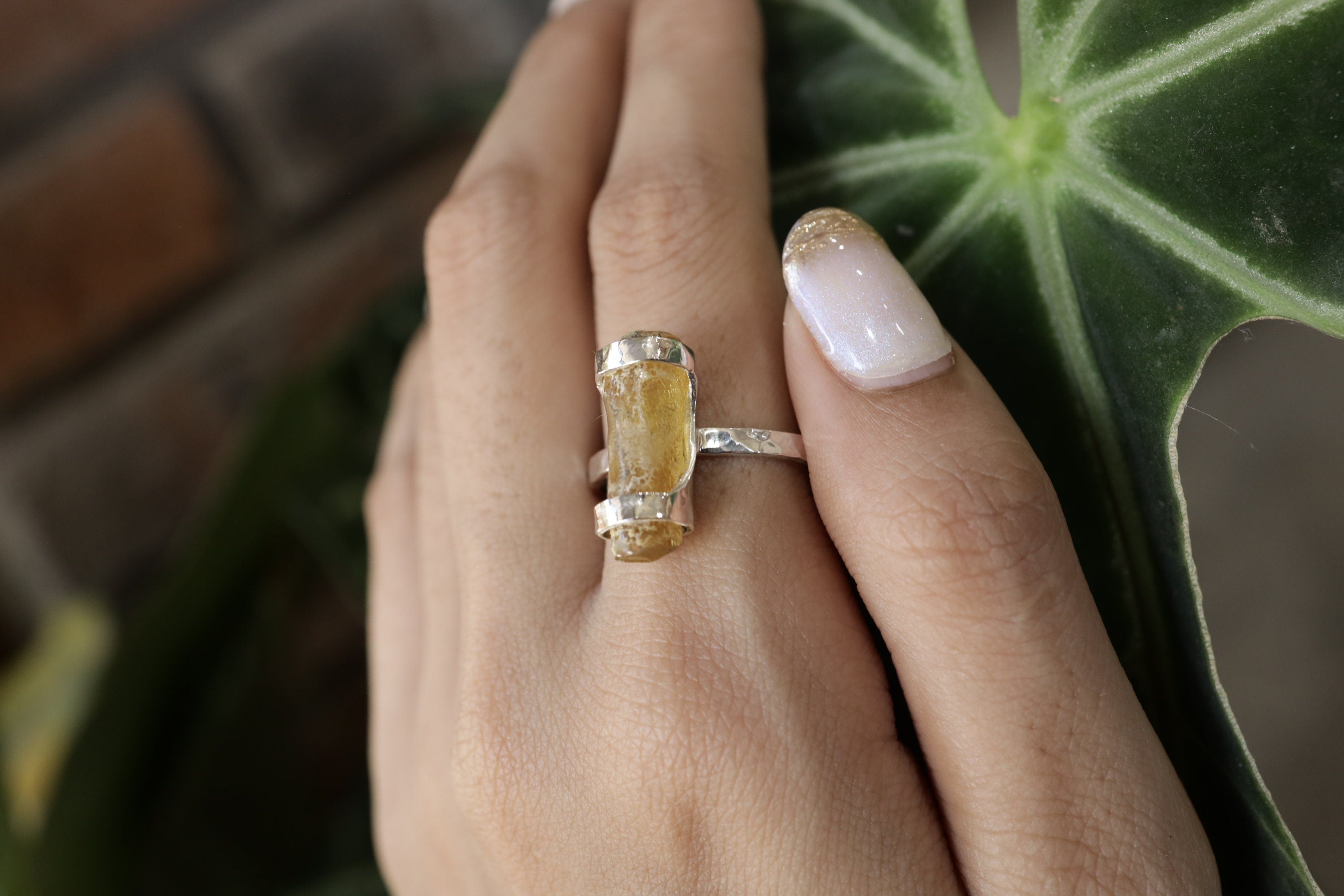 Amber Fossil Ring 925 Sterling Silver Hammered Band Natural Tree Resin Earth Fire Energy Jewelry Gift Size 9 3/4