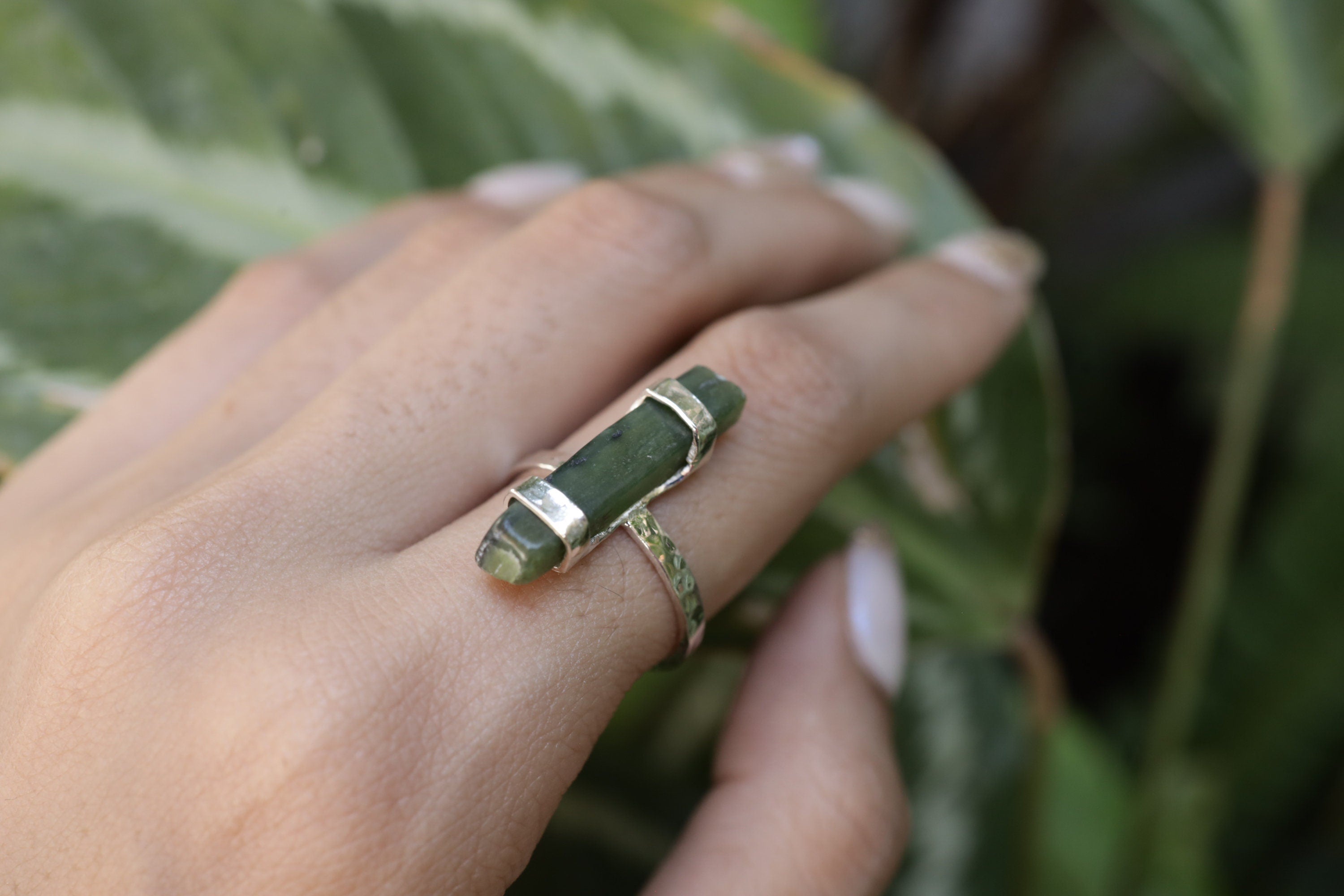 Australian Jade Ring 925 Sterling Silver Oxidized Hammered Band Nephrite Heart Chakra Taurus Libra Gift - Size 6 3/2 US