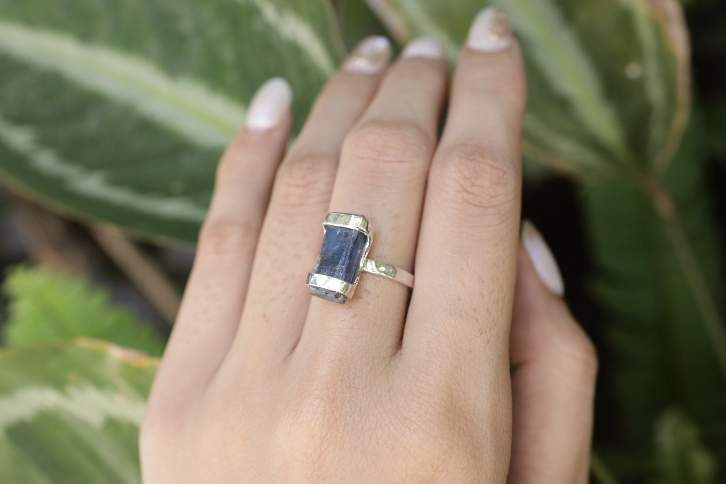 Raw Australian Ocean Kyanite Ring 925 Sterling Silver Oxidized Hammered Band Throat Third Eye Chakra Gift Size 4 1/2