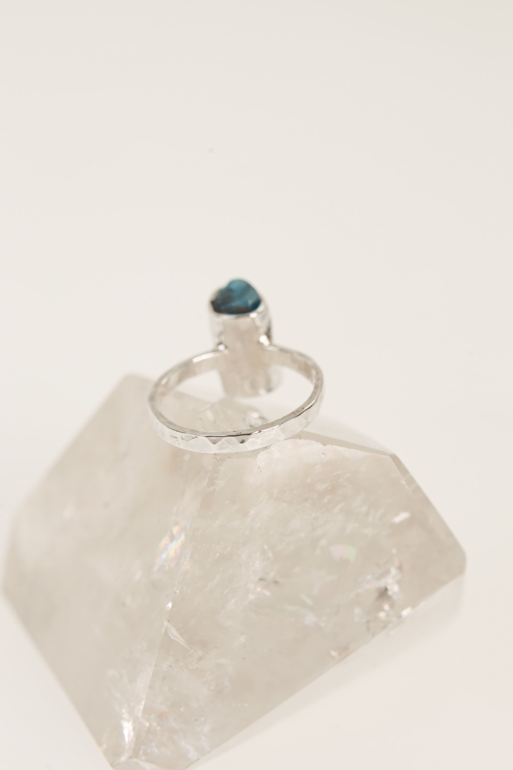 Terminated Apatite Sterling Silver Ring - Hammered Finish, Size 5 3/4