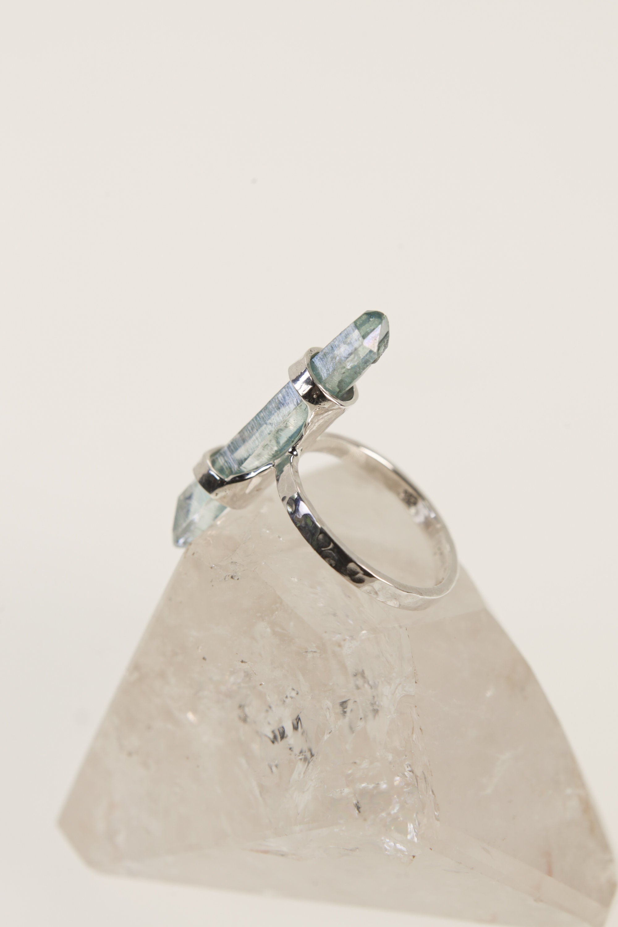 Aqua Aura Quartz Ring 925 Sterling Silver Oxidized Hammered Band Throat Crown Chakra Generator Crystal Gift Size 5