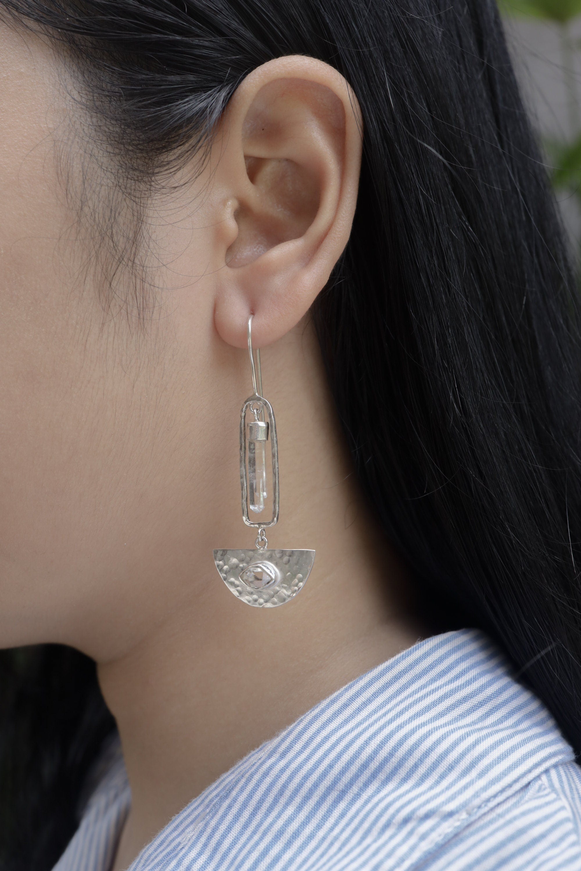 Art Deco Dangle Earrings with Aquamarine & Herkimer Diamonds, Shiny Hammered Texture, 925 Sterling Silver, Elegant Crystal Earring