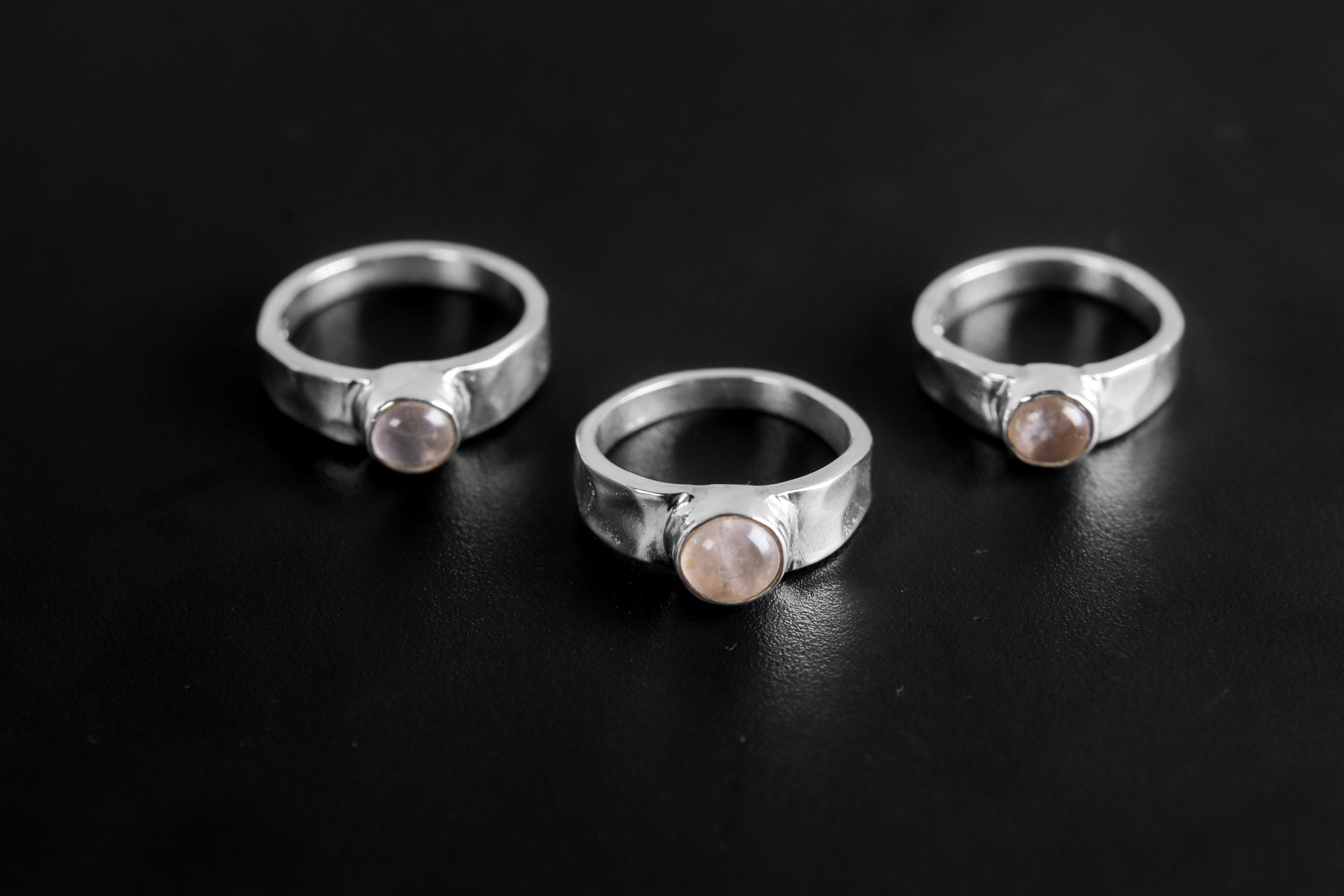 Rose Quartz Ring 925 Sterling Silver Hammered Unisex Band Pink Cabochon Heart Chakra Love Stone Jewelry Gift