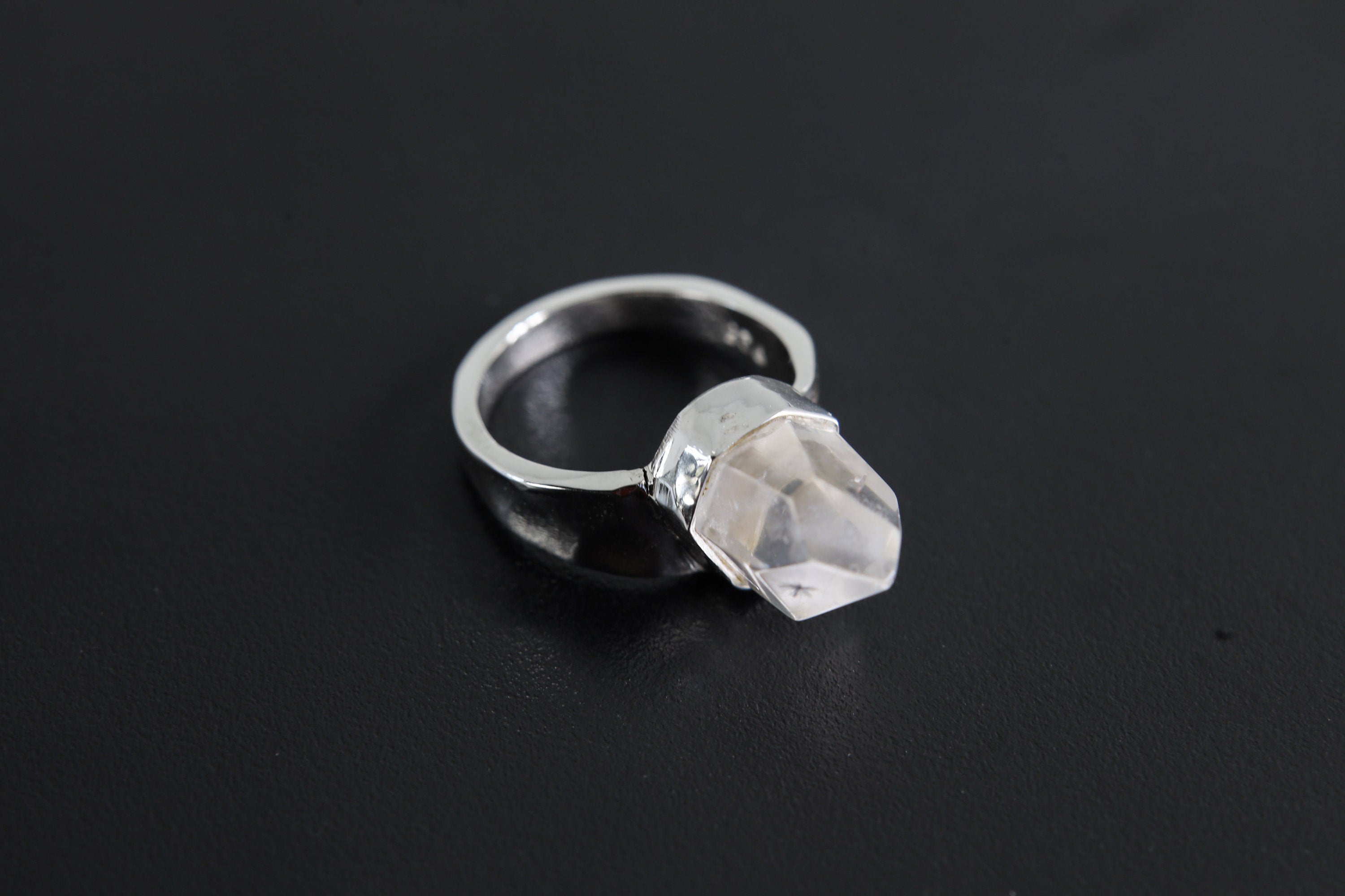 Extra Pointy Protective Cacoxenite Quartz Point Ring - Sterling Silver 925 - Hammered Ring Band - Polished Finish - Size 6 US - NO/04