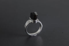 Black Tourmaline Ring 925 Sterling Silver Hammered Band Root Chakra Capricorn Libra Protection Jewelry Gift Size 7