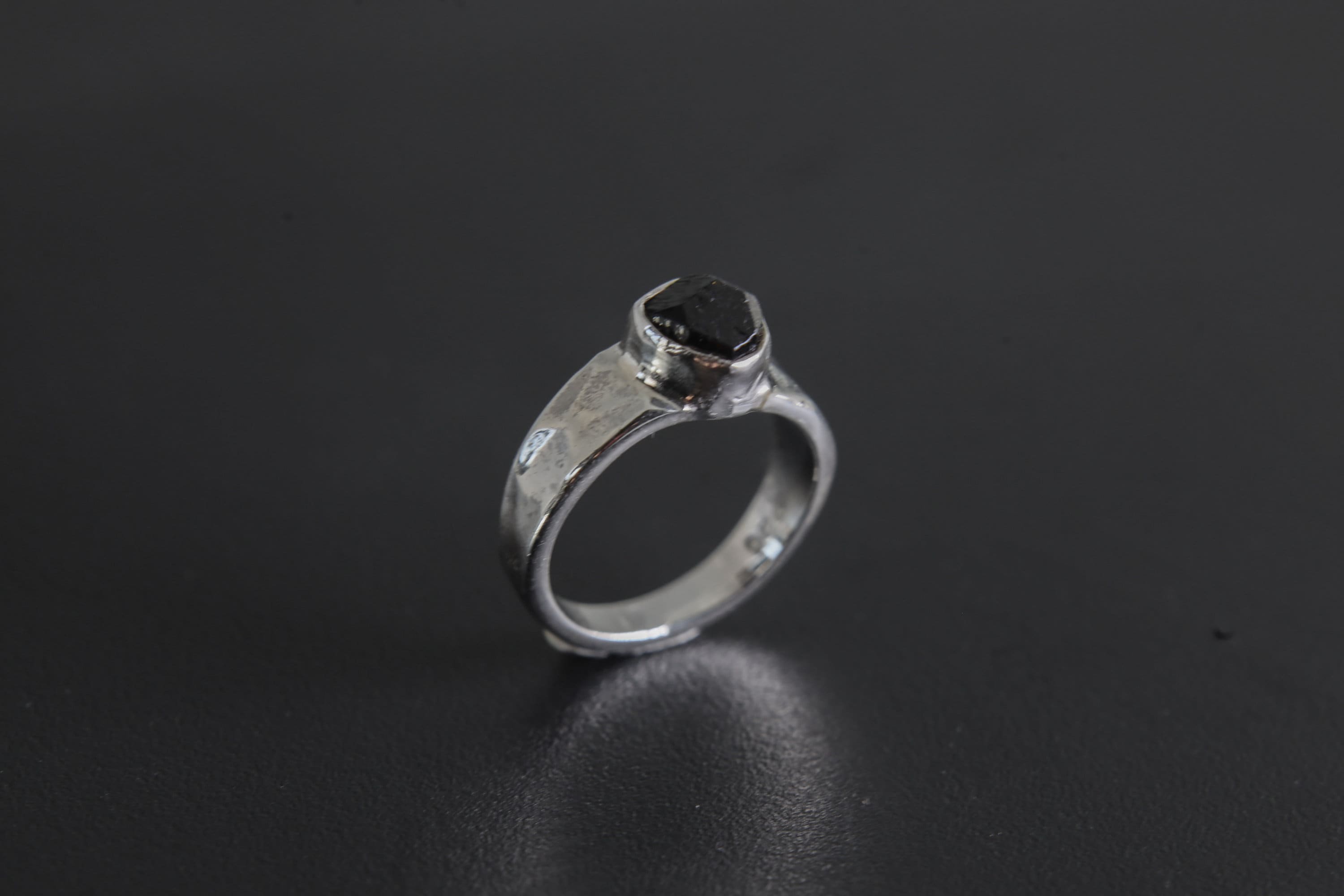 Black Tourmaline Ring 925 Sterling Silver Hammered Band Root Chakra Capricorn Libra Protection Jewelry Gift Size 5