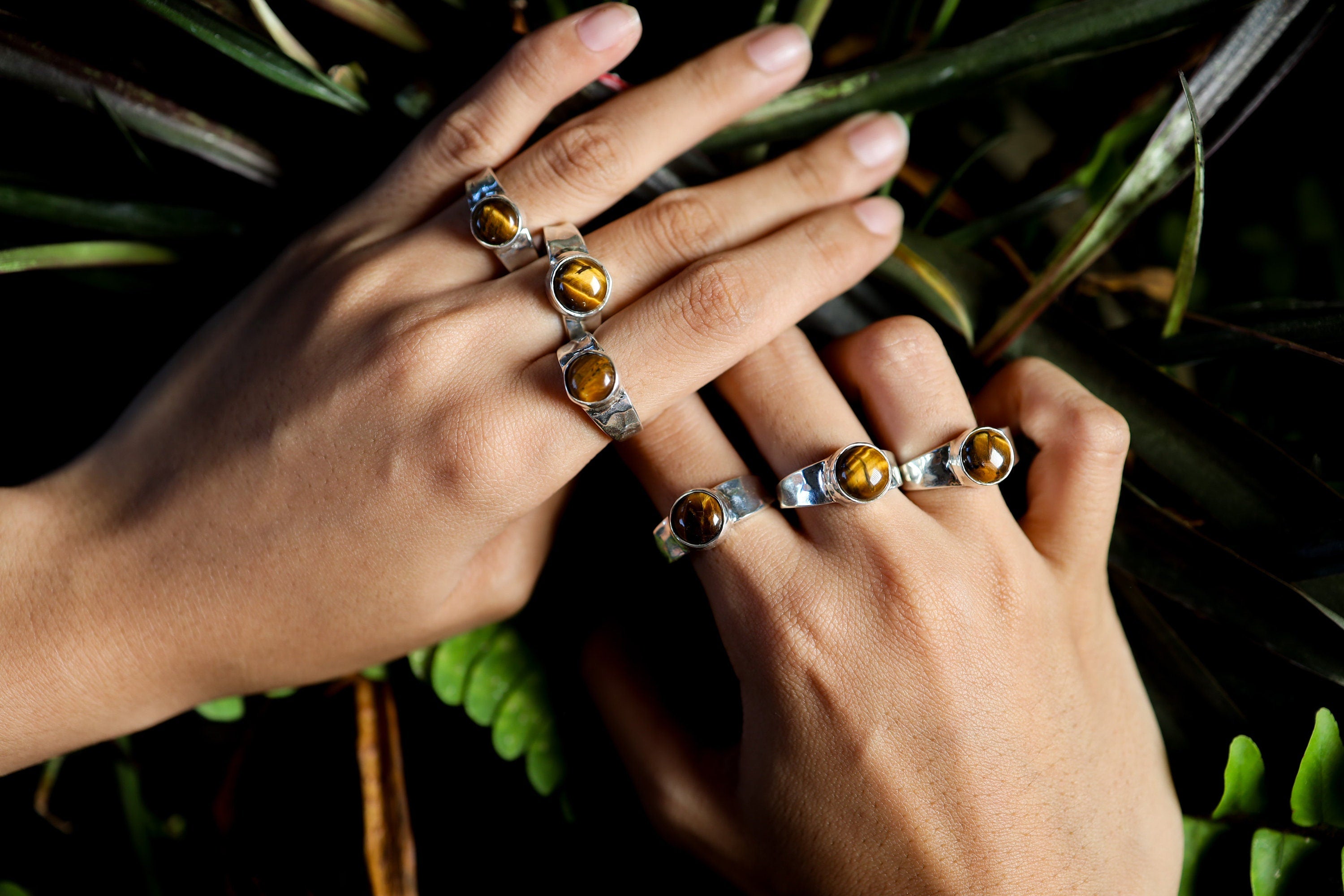 Tiger's Eye Ring 925 Sterling Silver Hammered Unisex Band Golden Brown Cabochon Solar Plexus Chakra Jewelry Gift
