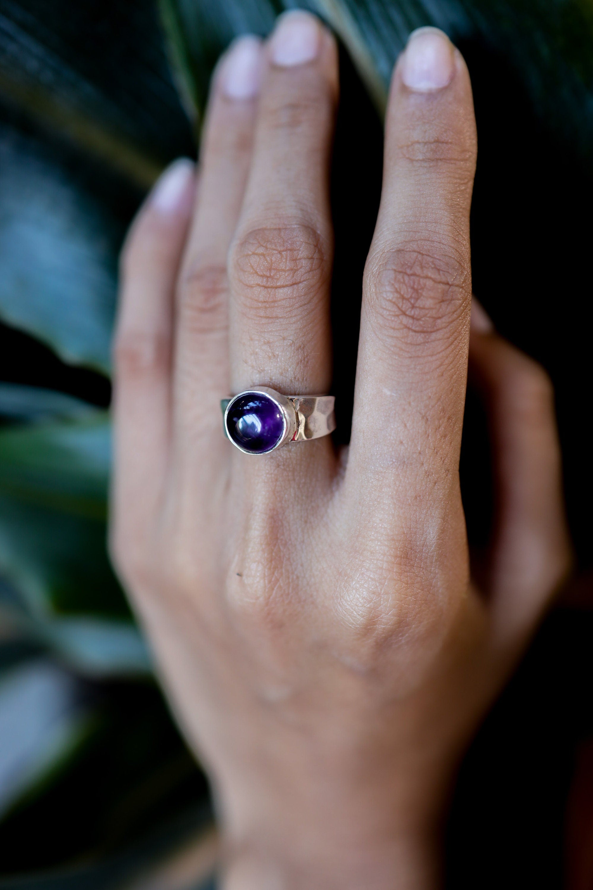 Deep Purple Round Amethyst Quartz Cabochon Ring - Hammered - 925 Sterling Silver - Unisex - High Shine Polish - Promotes Calm & Intuition