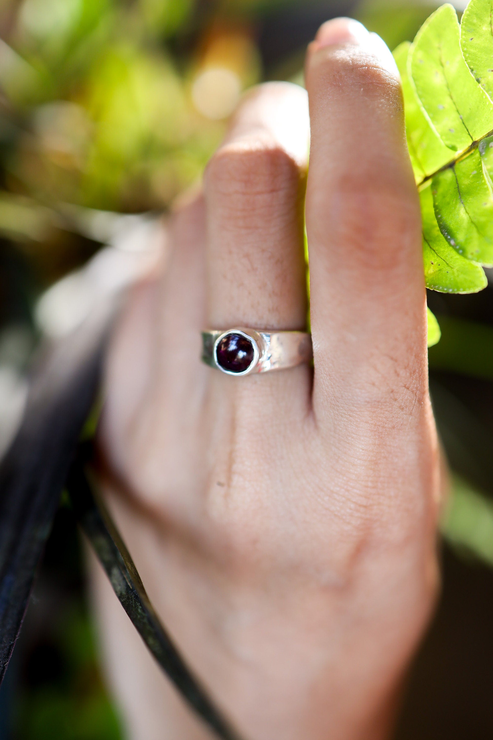 Round Gem Garnet Cabochon - High Shine Polish 925 Sterling Silver Ring - Hammer Textured Band - Unisex - Brings Courage & Creativity