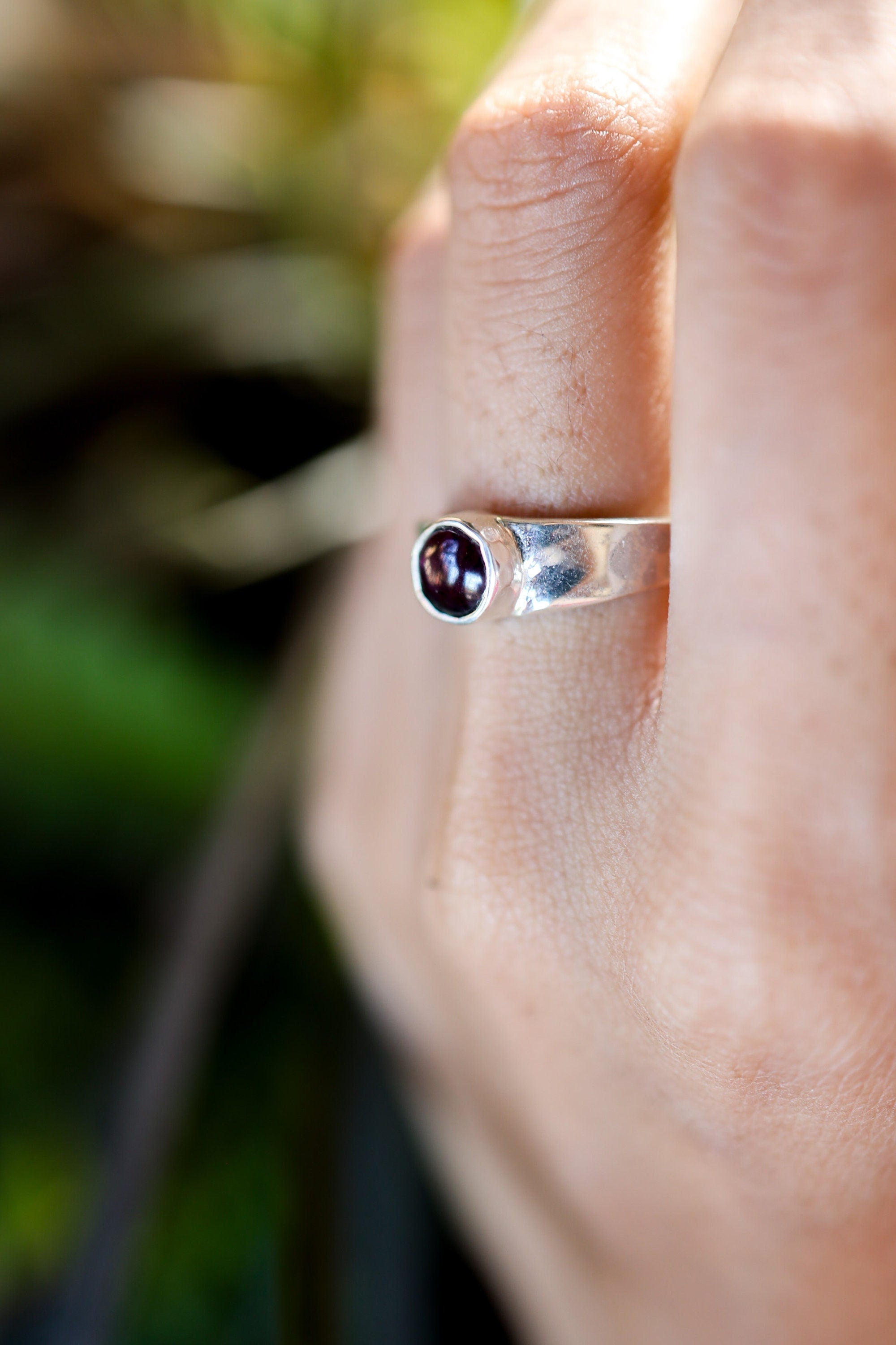 Round Gem Garnet Cabochon - High Shine Polish 925 Sterling Silver Ring - Hammer Textured Band - Unisex - Brings Courage & Creativity