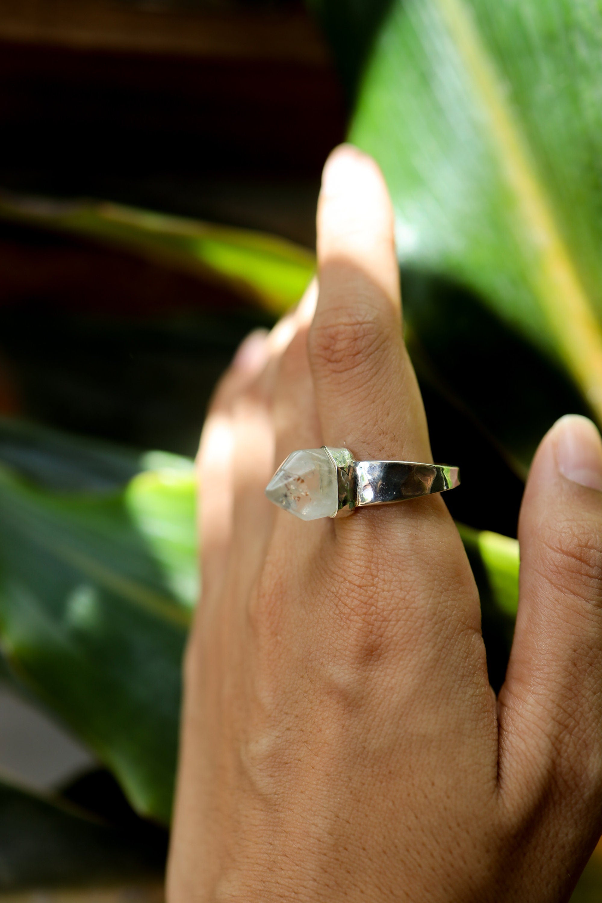 Cacoxenite Quartz Ring 925 Sterling Silver Hammered Band Point Crystal Third Eye Crown Chakra Protection Gift Size 9