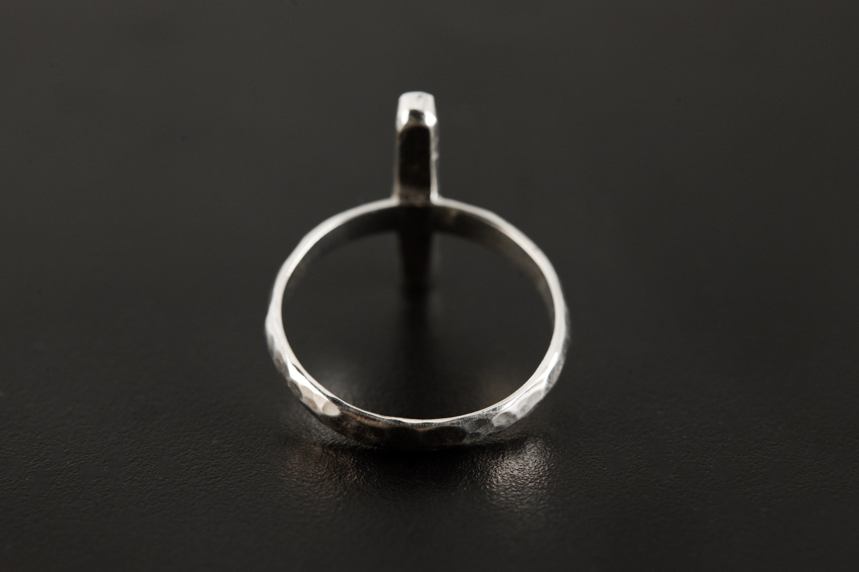 Blue Kyanite Ring 925 Sterling Silver Hammered Band Throat Third Eye Chakra Taurus Libra Aries Jewelry Gift Size 9