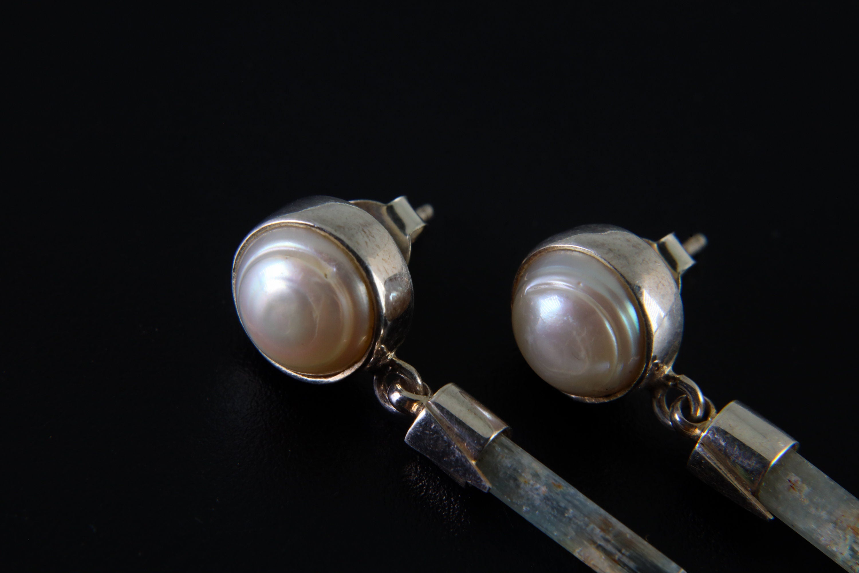 Pair of South Sea Pearls & Raw Natural Aquamarine Studs - Polished Sterling Silver - Dangle Stud Earring