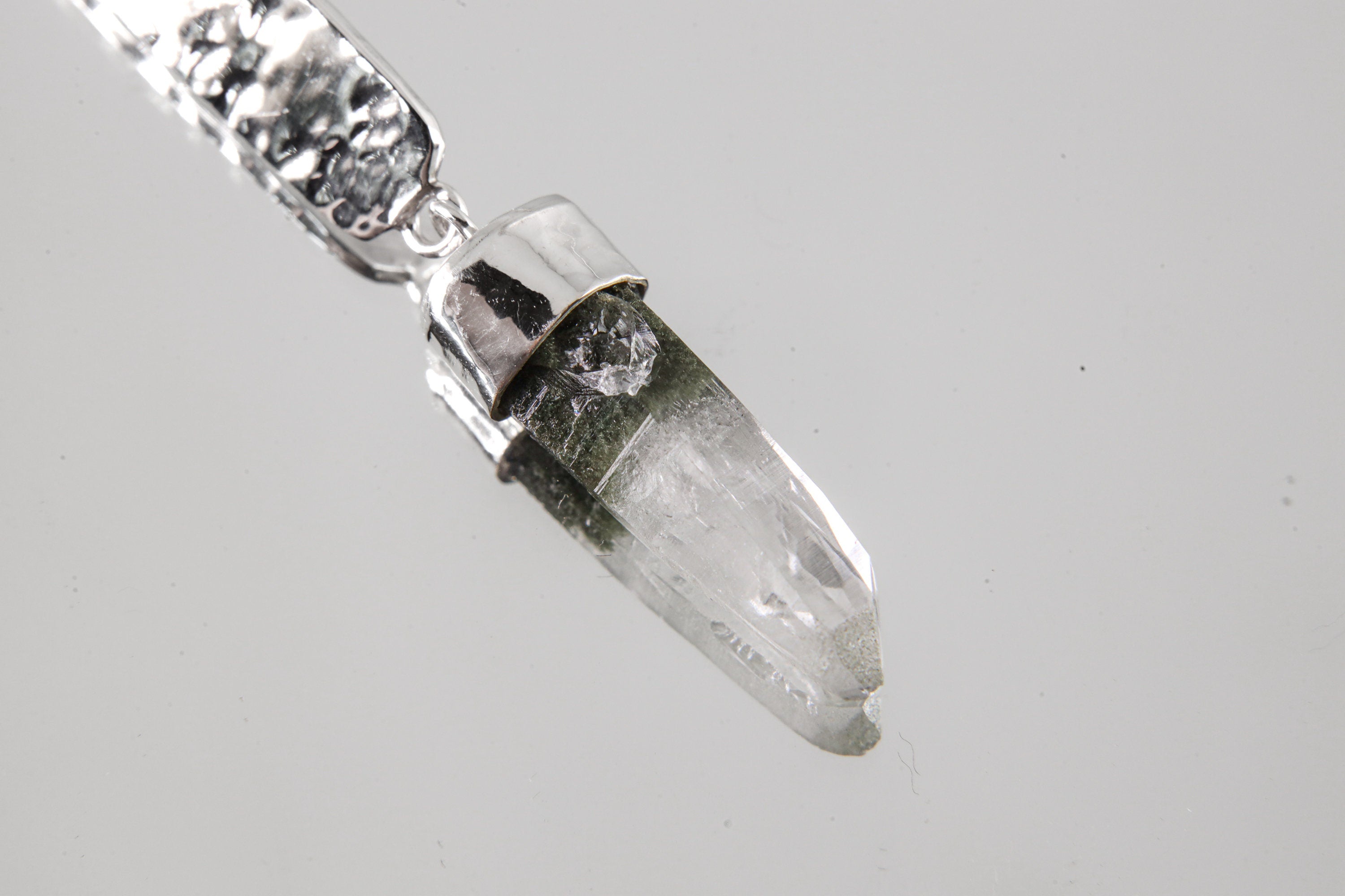 Himalayan Harmony Chloride Inclusion Laser Quartz Point Pendant - Sterling Silver - Hammer Texture & Shiny Finish