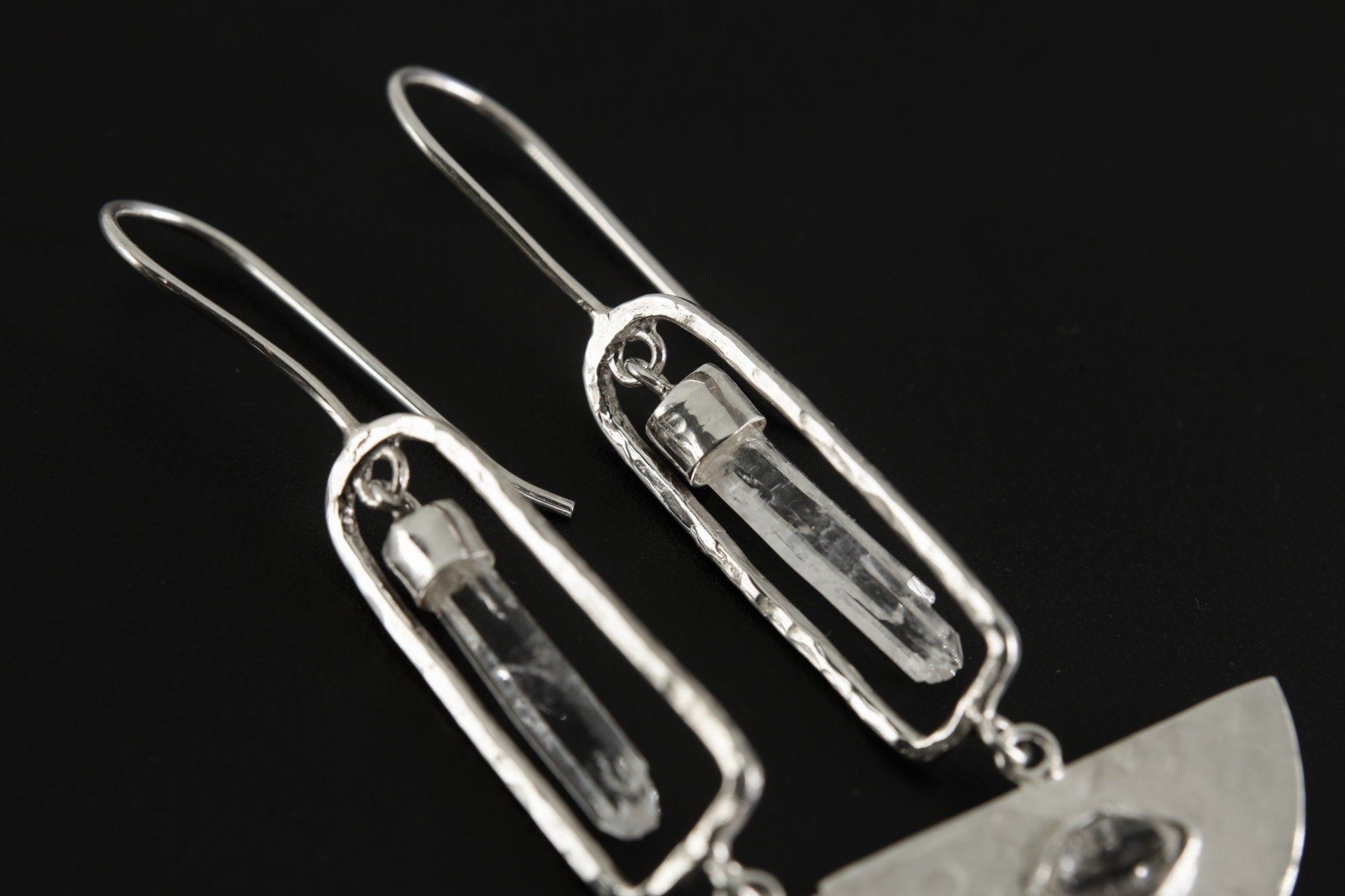 Art Deco Dangle Earrings with Aquamarine & Herkimer Diamonds, Shiny Hammered Texture, 925 Sterling Silver, Elegant Crystal Earring