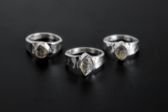 Double Terminated Herkimer Diamond - Unisex - Hammered Band - 925 Sterling Silver Ring - High Shine Polish - Promotes Spiritual Growth