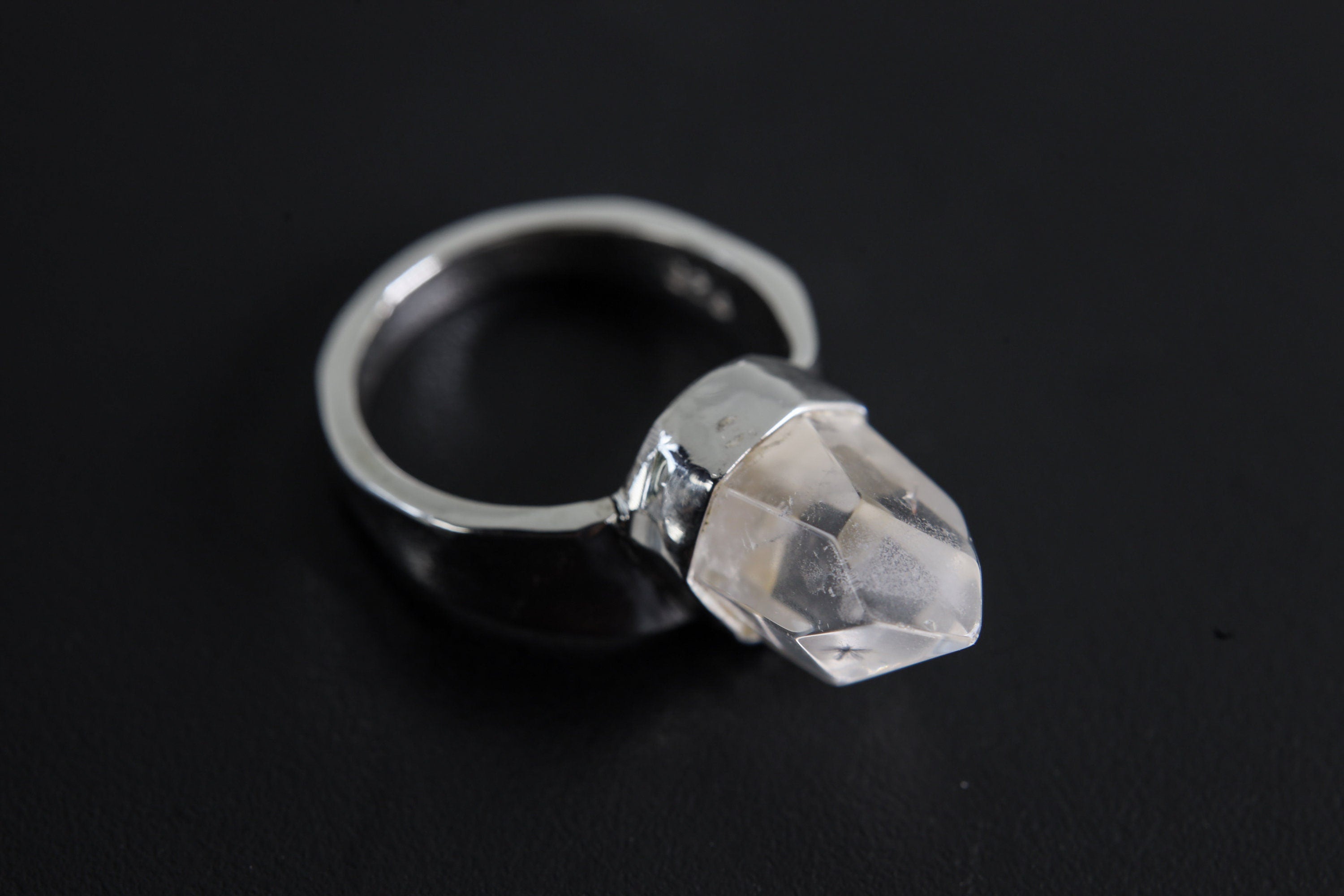 Extra Pointy Protective Cacoxenite Quartz Point Ring - Sterling Silver 925 - Hammered Ring Band - Polished Finish - Size 6 US - NO/04