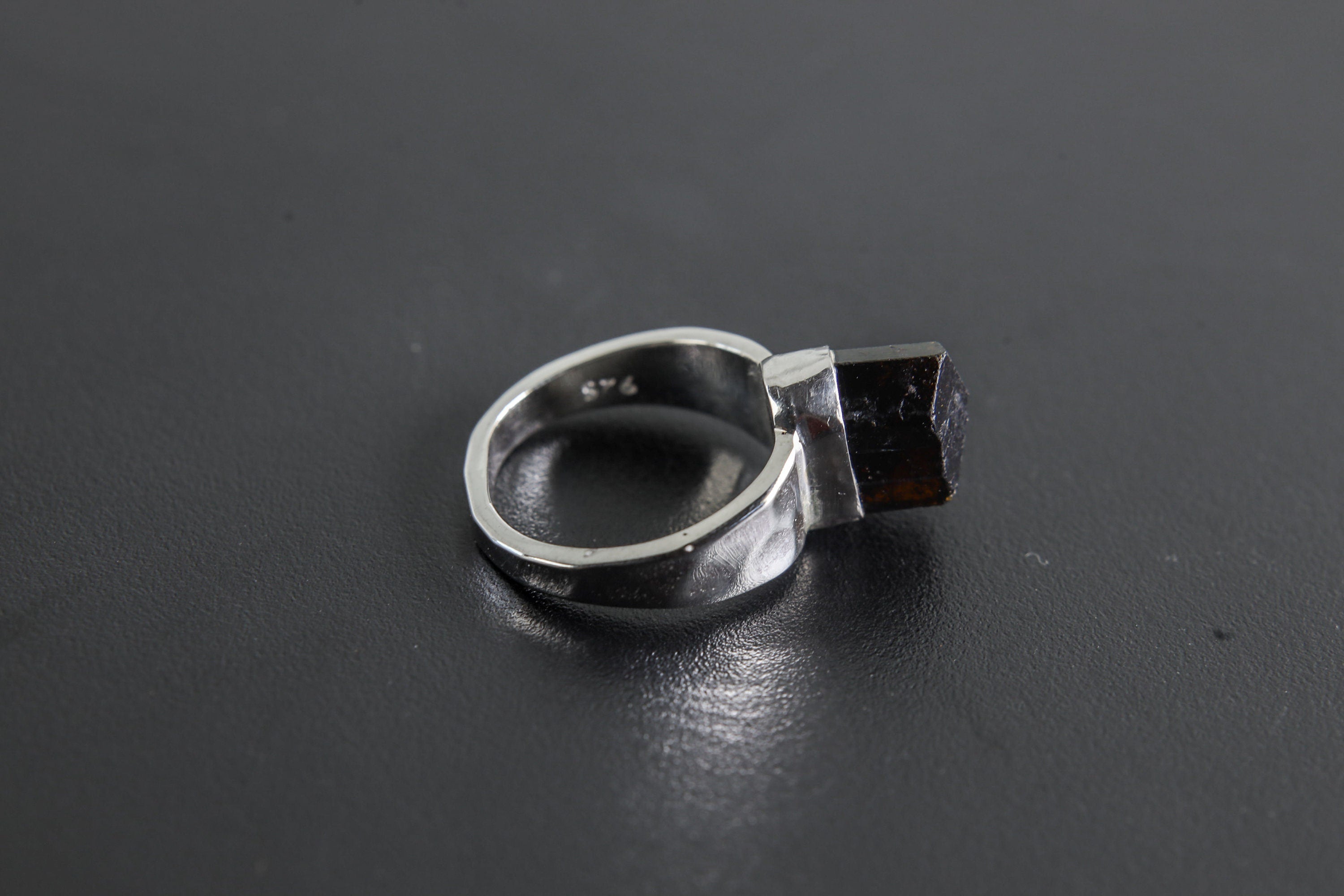 Black Tourmaline Ring - Hammered Band - 925 Sterling Silver Setting - Unisex - High Shine Polish - Size 7US - NO/02
