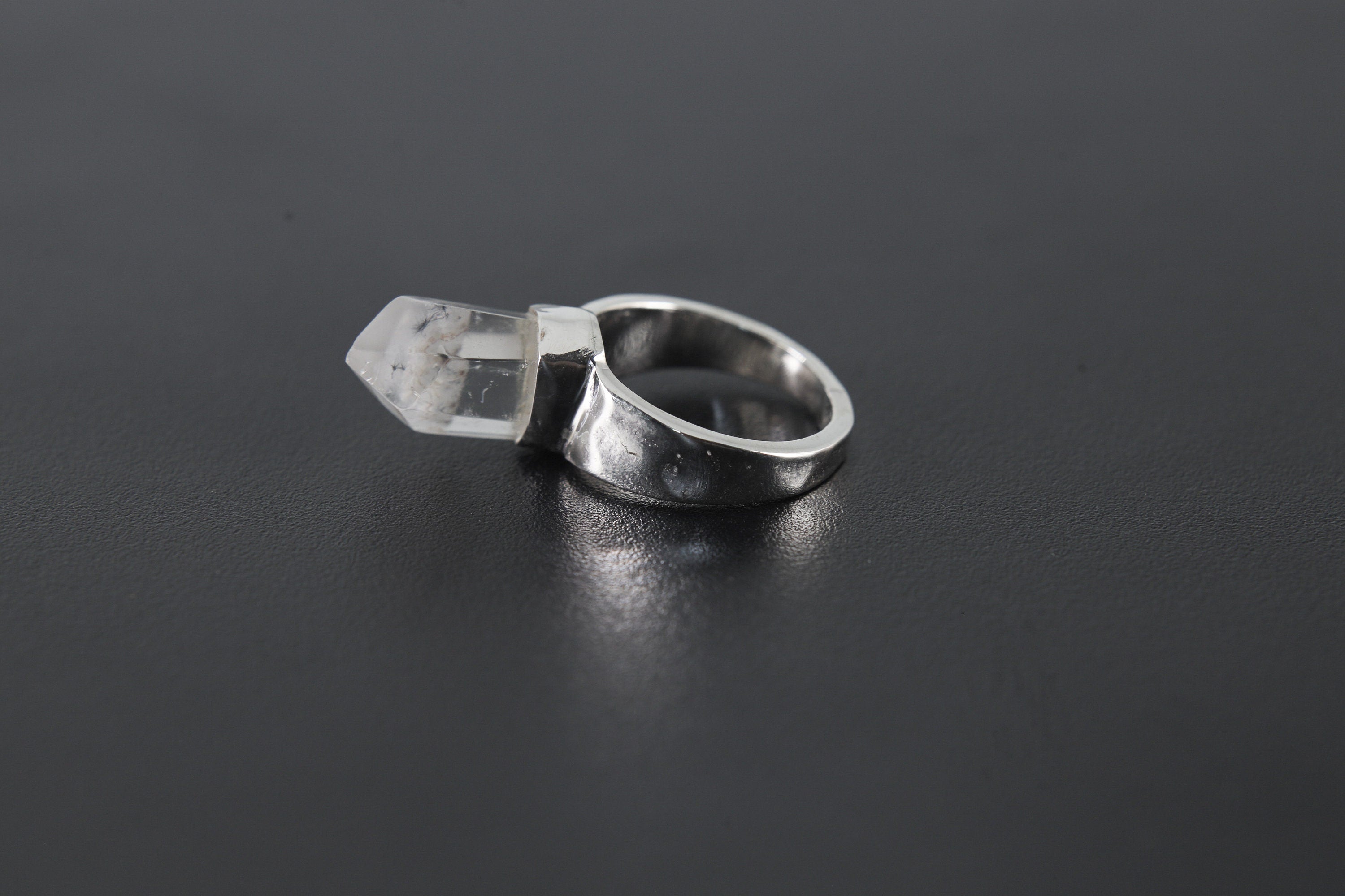 Cacoxenite Quartz Ring 925 Sterling Silver Hammered Band Point Crystal Third Eye Crown Chakra Protection Gift Size 5