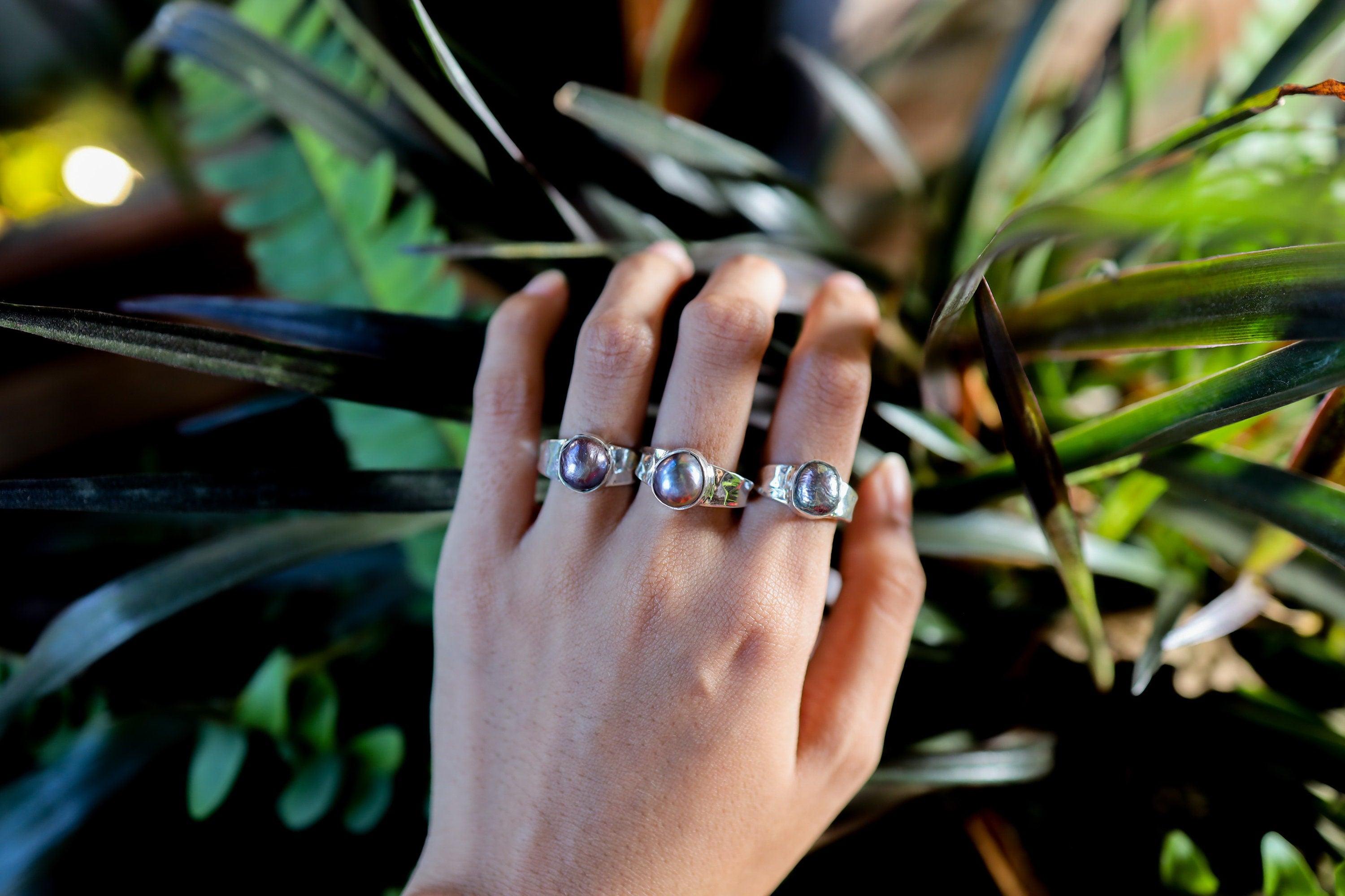 Tahitian Black Pearl Ring 925 Sterling Silver Hammered Textured Band Midnight Pearl Root Chakra Scorpio Sagittarius Gift