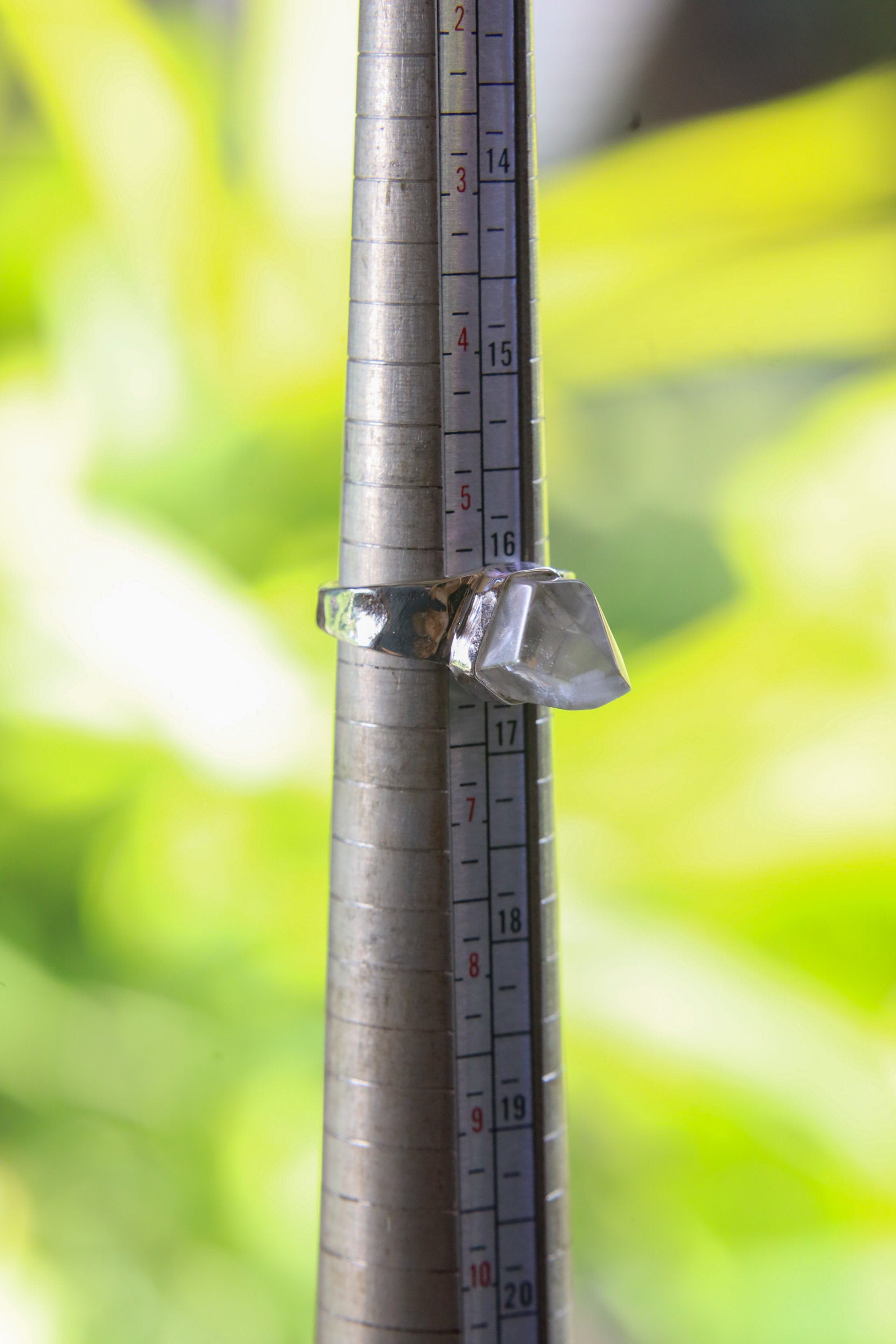 Extra Pointy Protective Cacoxenite Quartz Point Ring - Sterling Silver 925 - Hammered Ring Band - Polished Finish - Size 6 US - NO/04